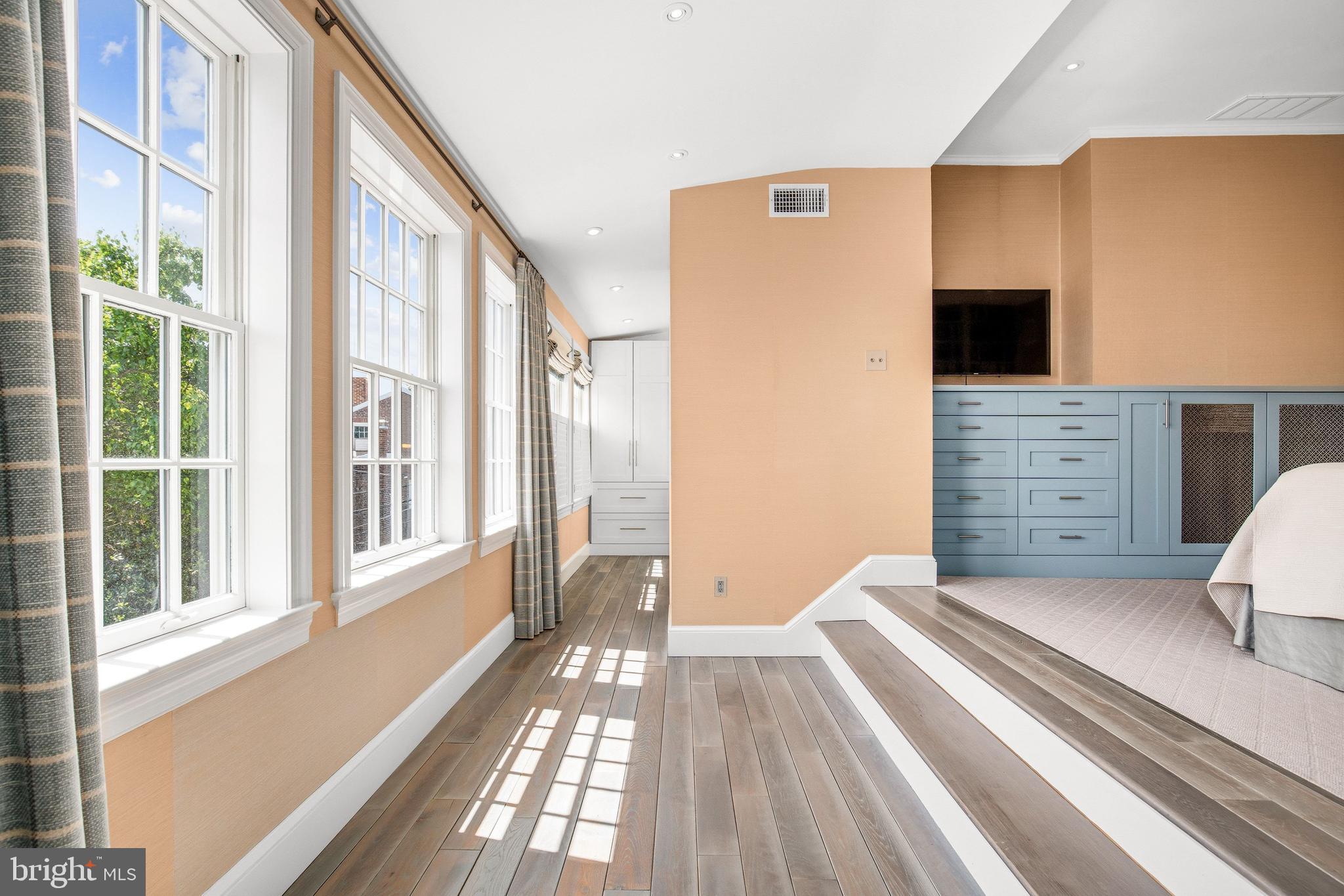 GEORGETOWN - Residential