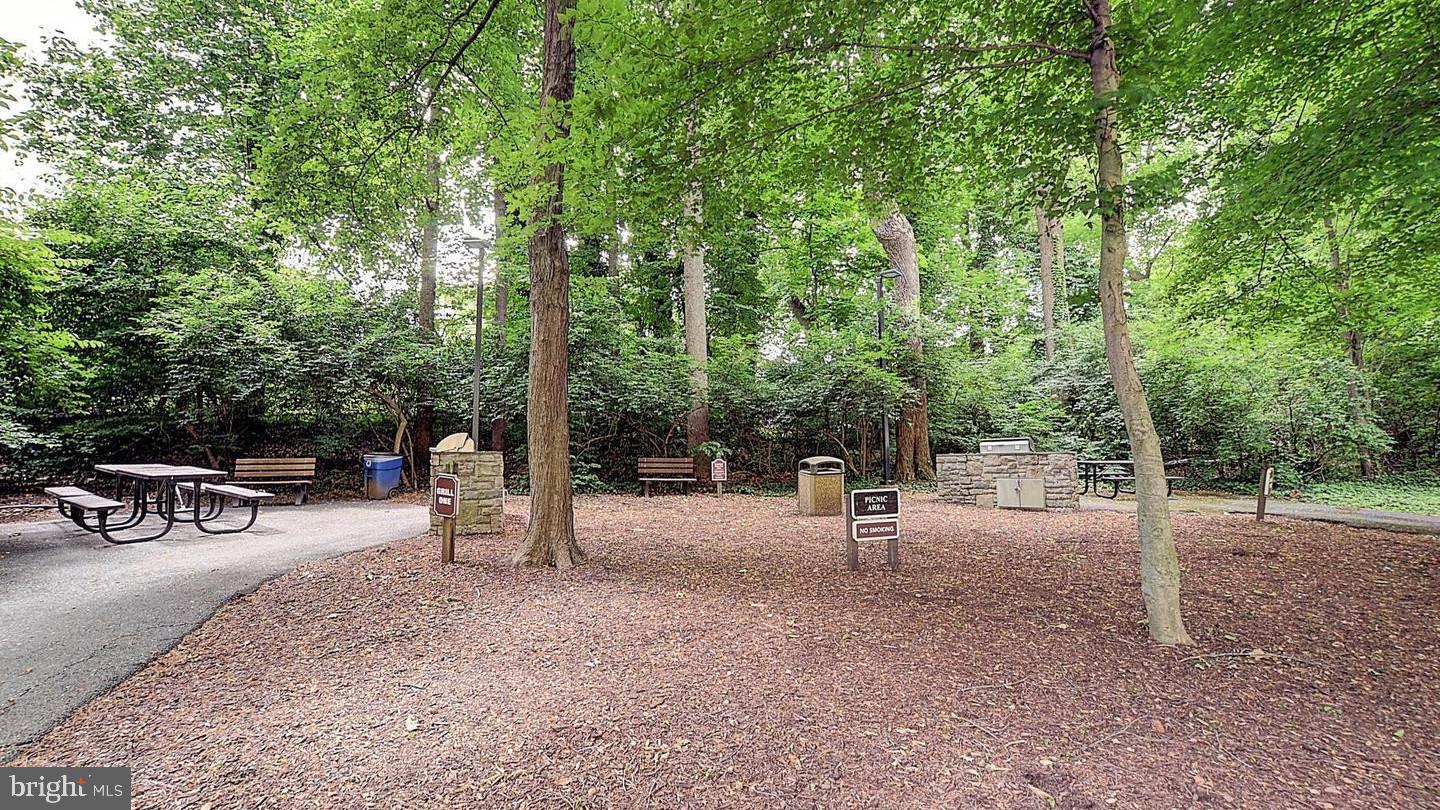 PROMENADE TOWERS - Residential