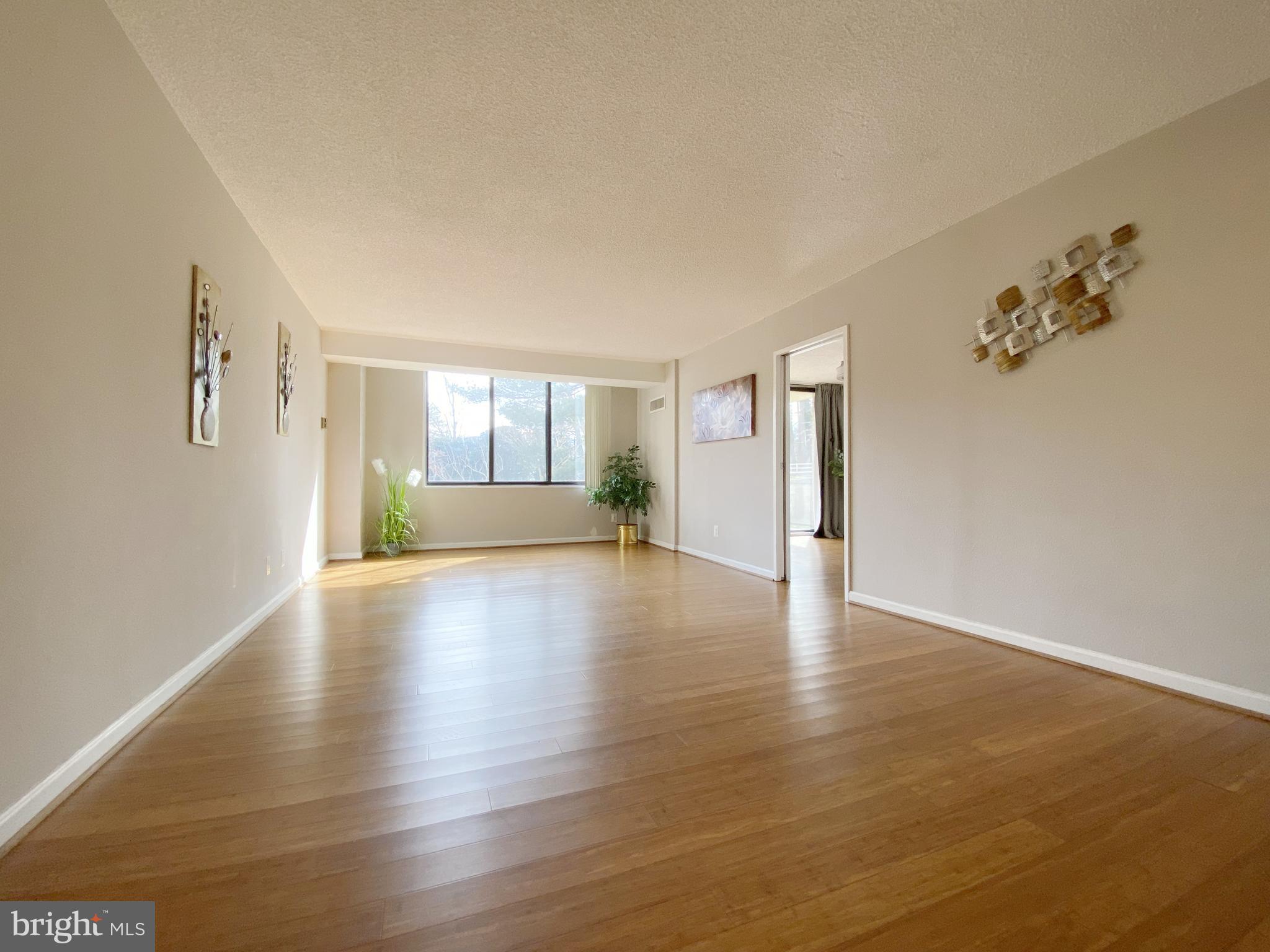 PROMENADE TOWERS - Residential