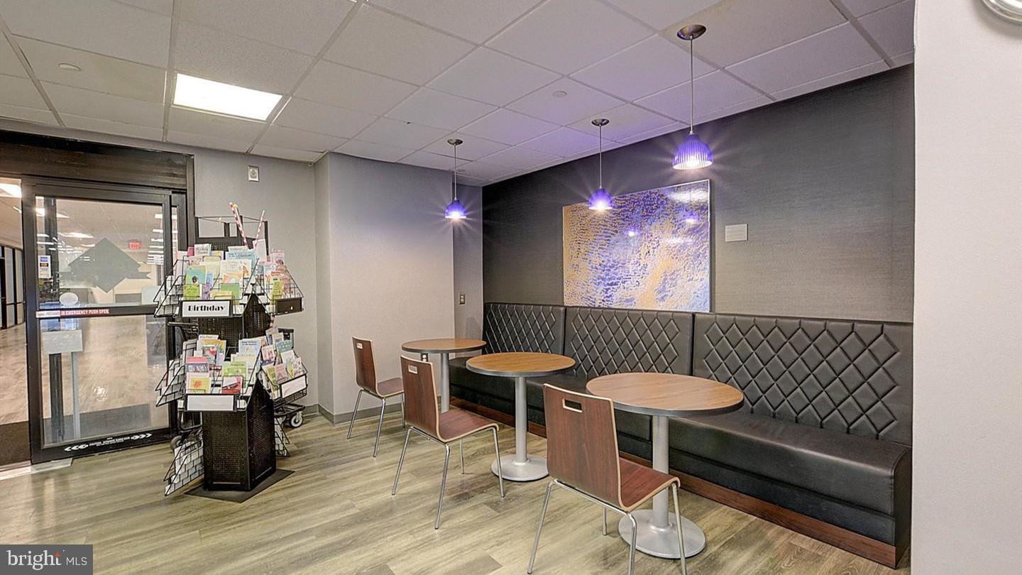 PROMENADE TOWERS - Residential