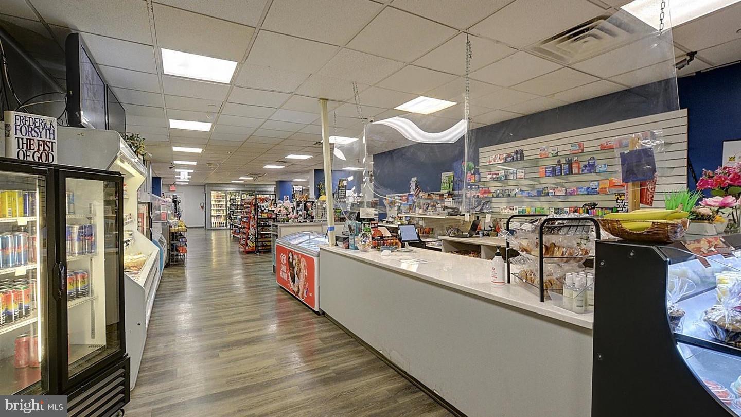 PROMENADE TOWERS - Residential