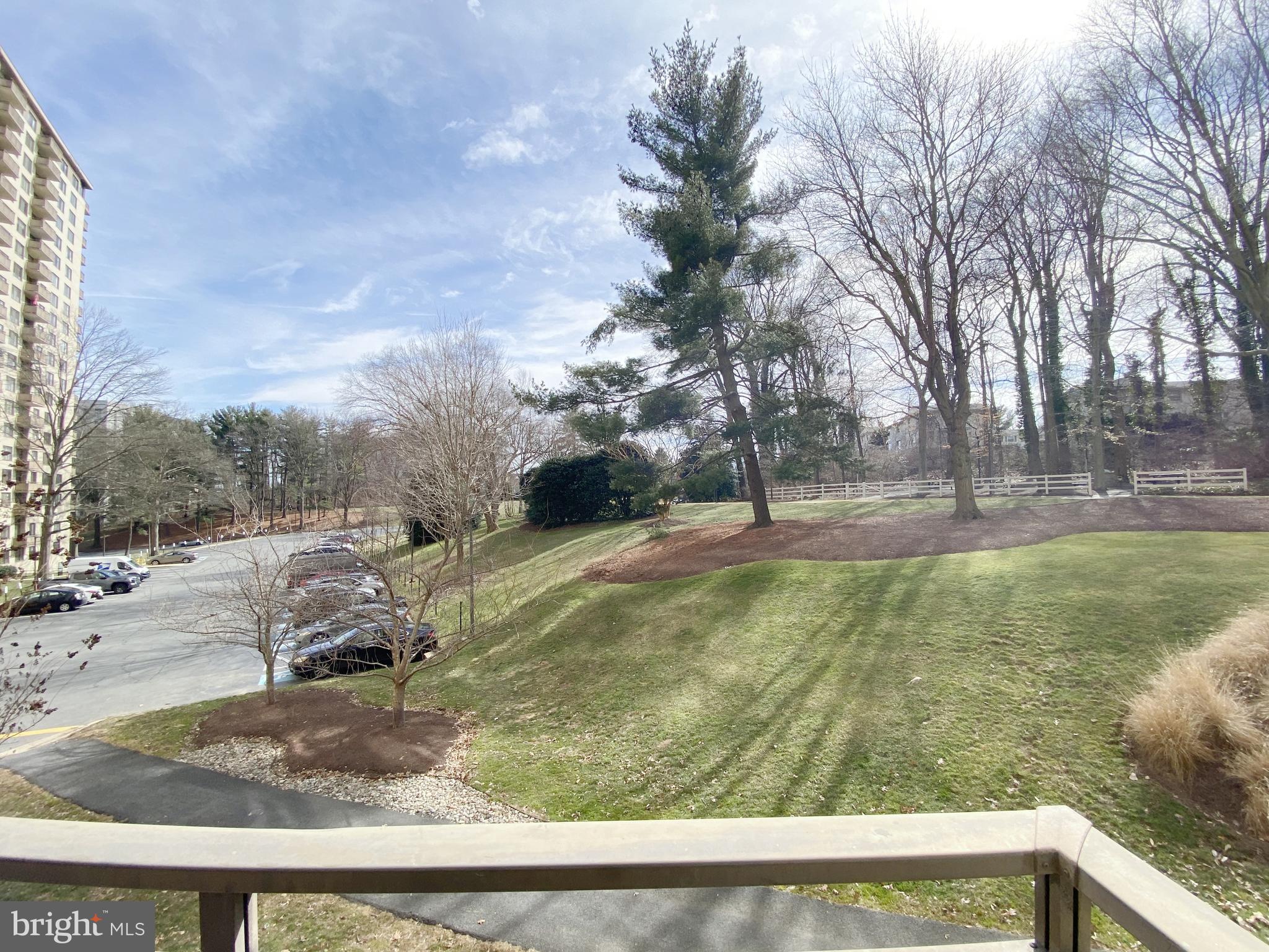 PROMENADE TOWERS - Residential