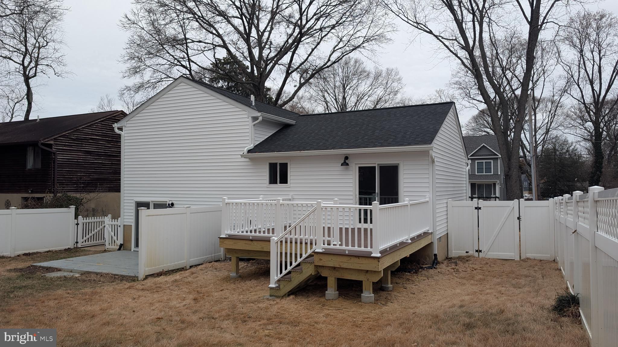 1015 MOUNT HOLLY DRIVE