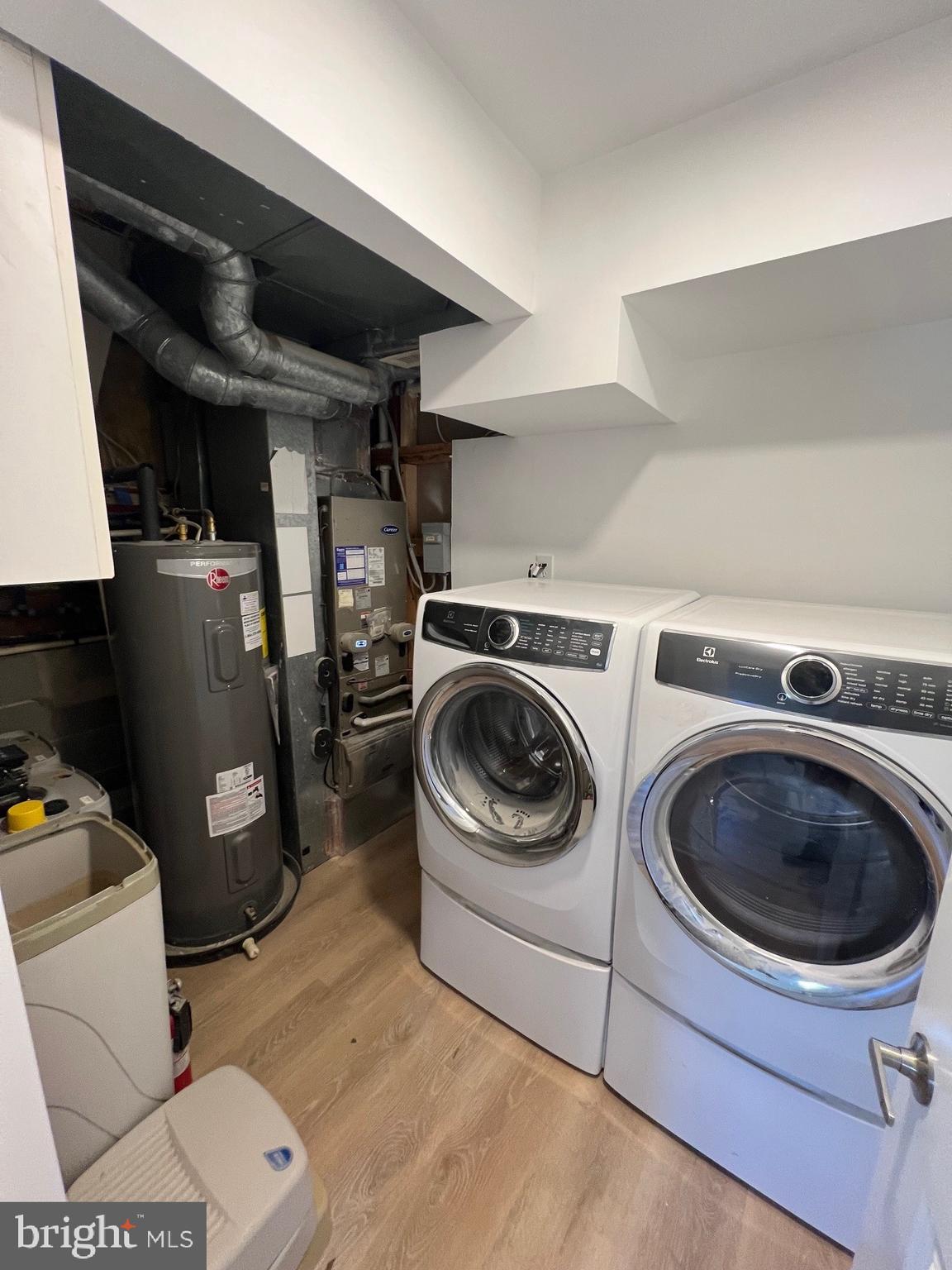 1015 MOUNT HOLLY DRIVE