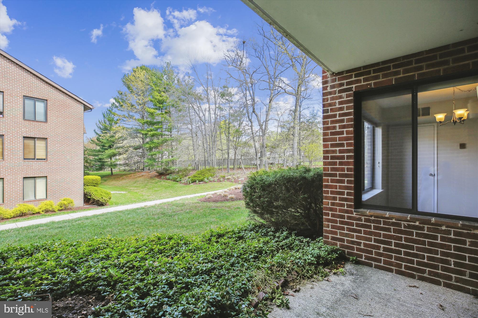 LEISURE WORLD - Residential