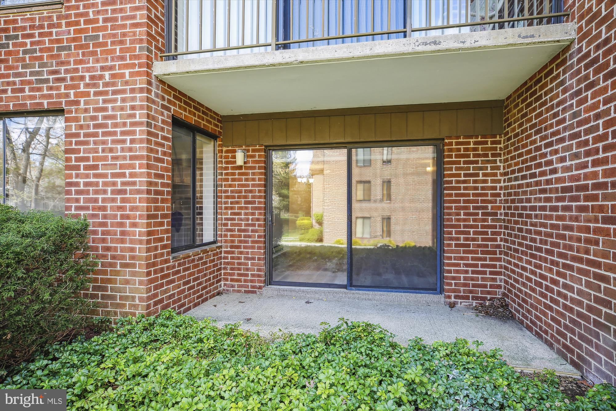 LEISURE WORLD - Residential