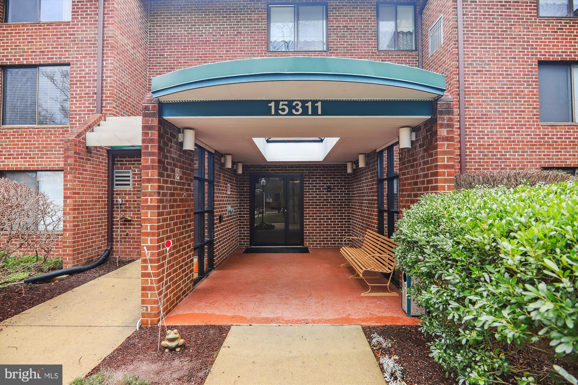 LEISURE WORLD - Residential