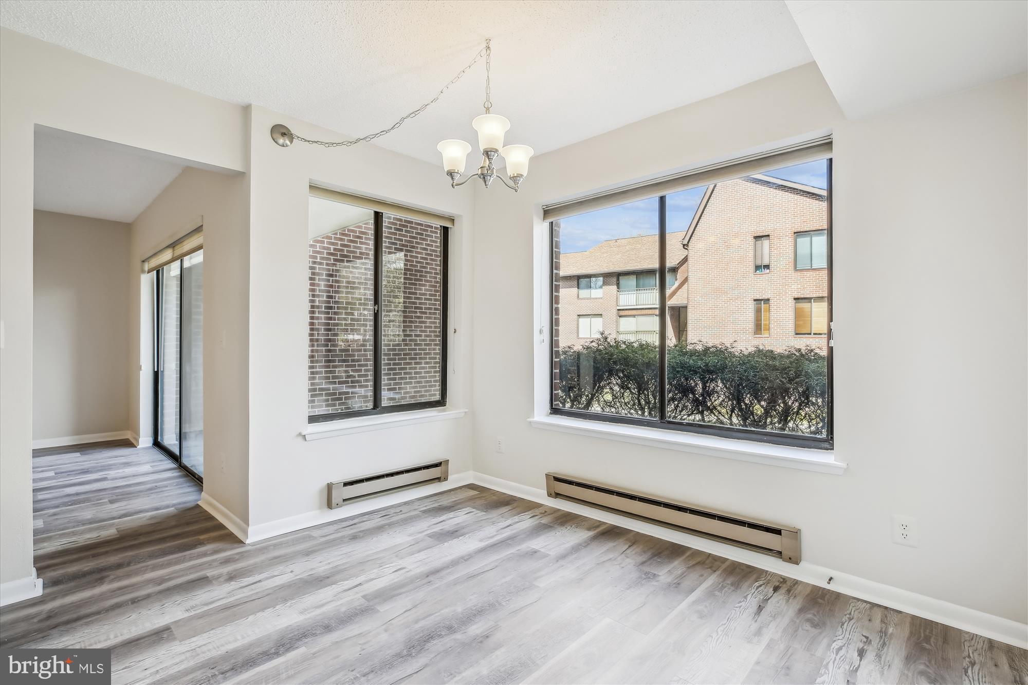 LEISURE WORLD - Residential