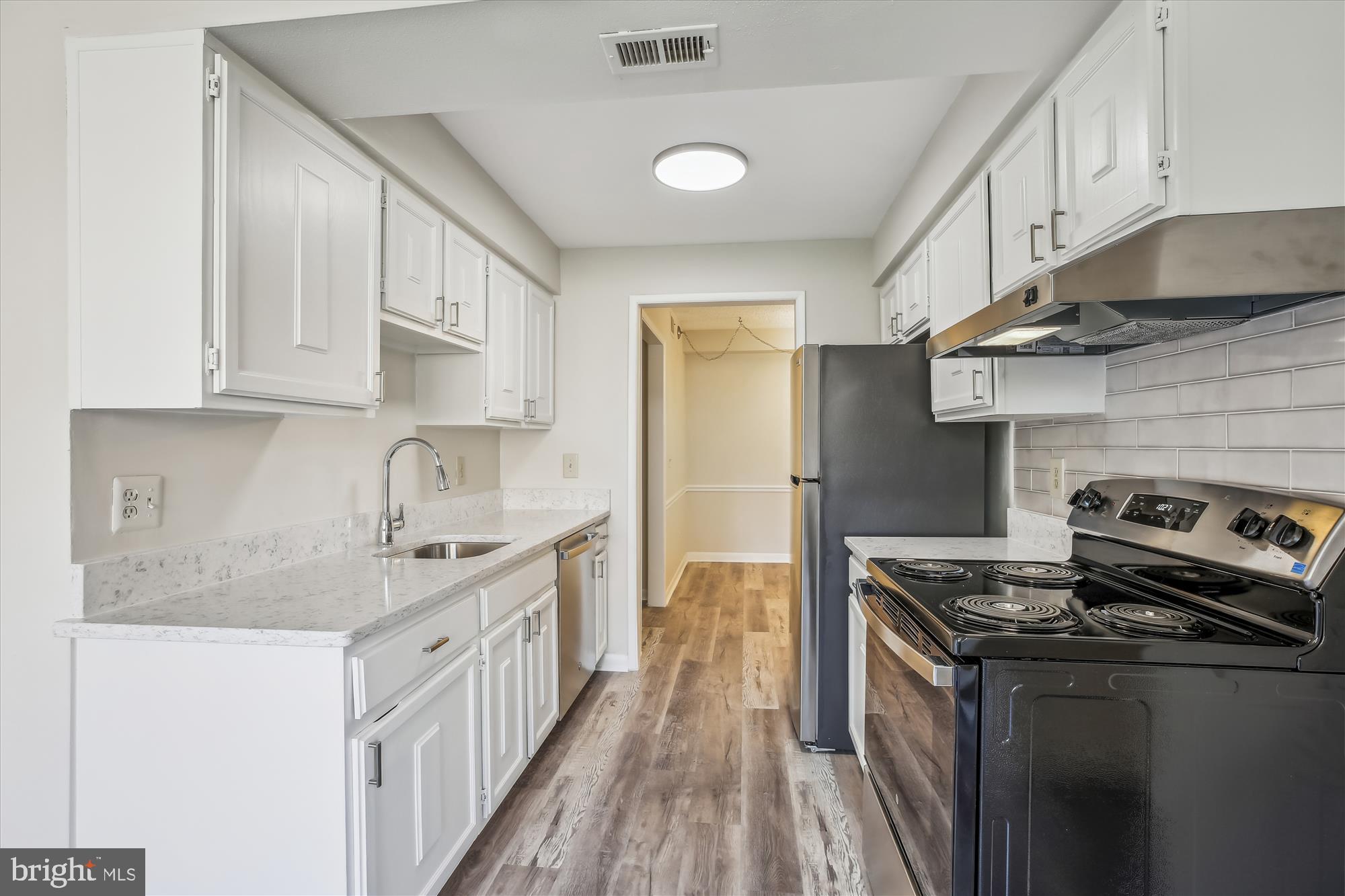 LEISURE WORLD - Residential