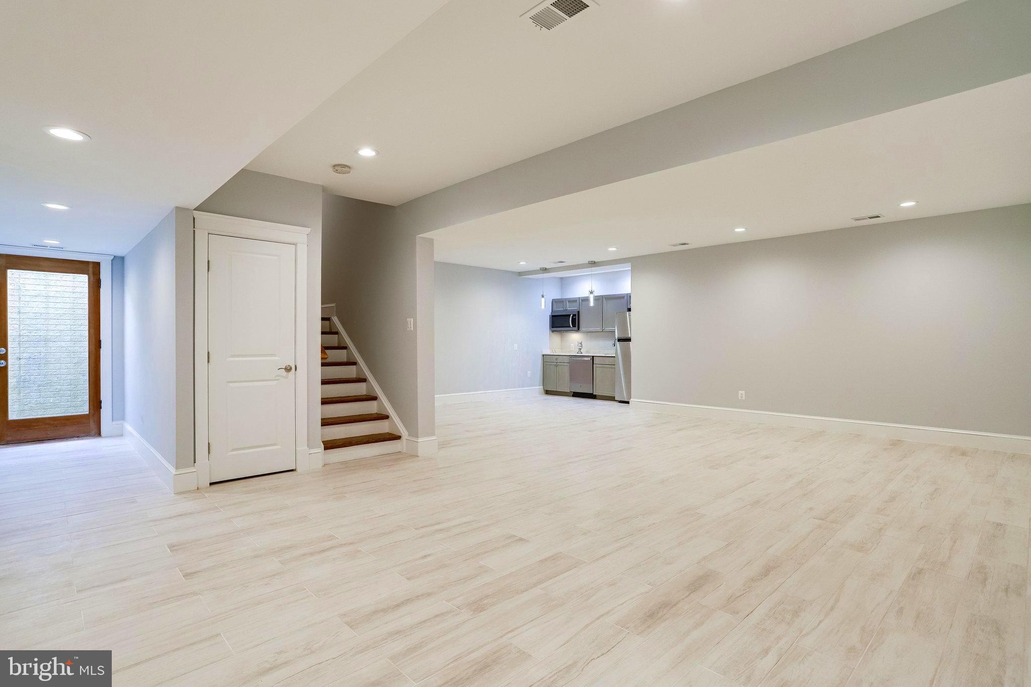 ORCHARD CREST - Residential