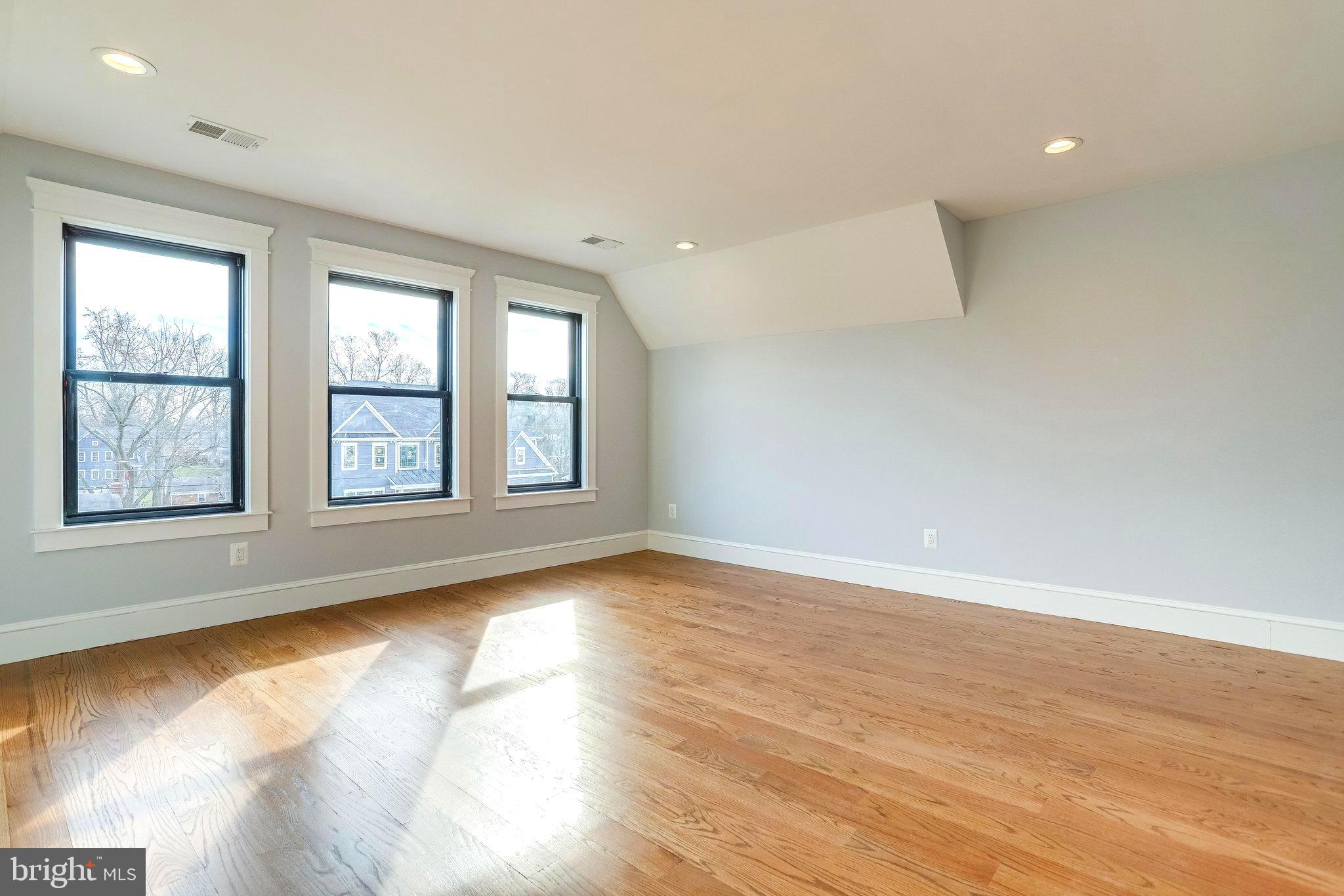 ORCHARD CREST - Residential