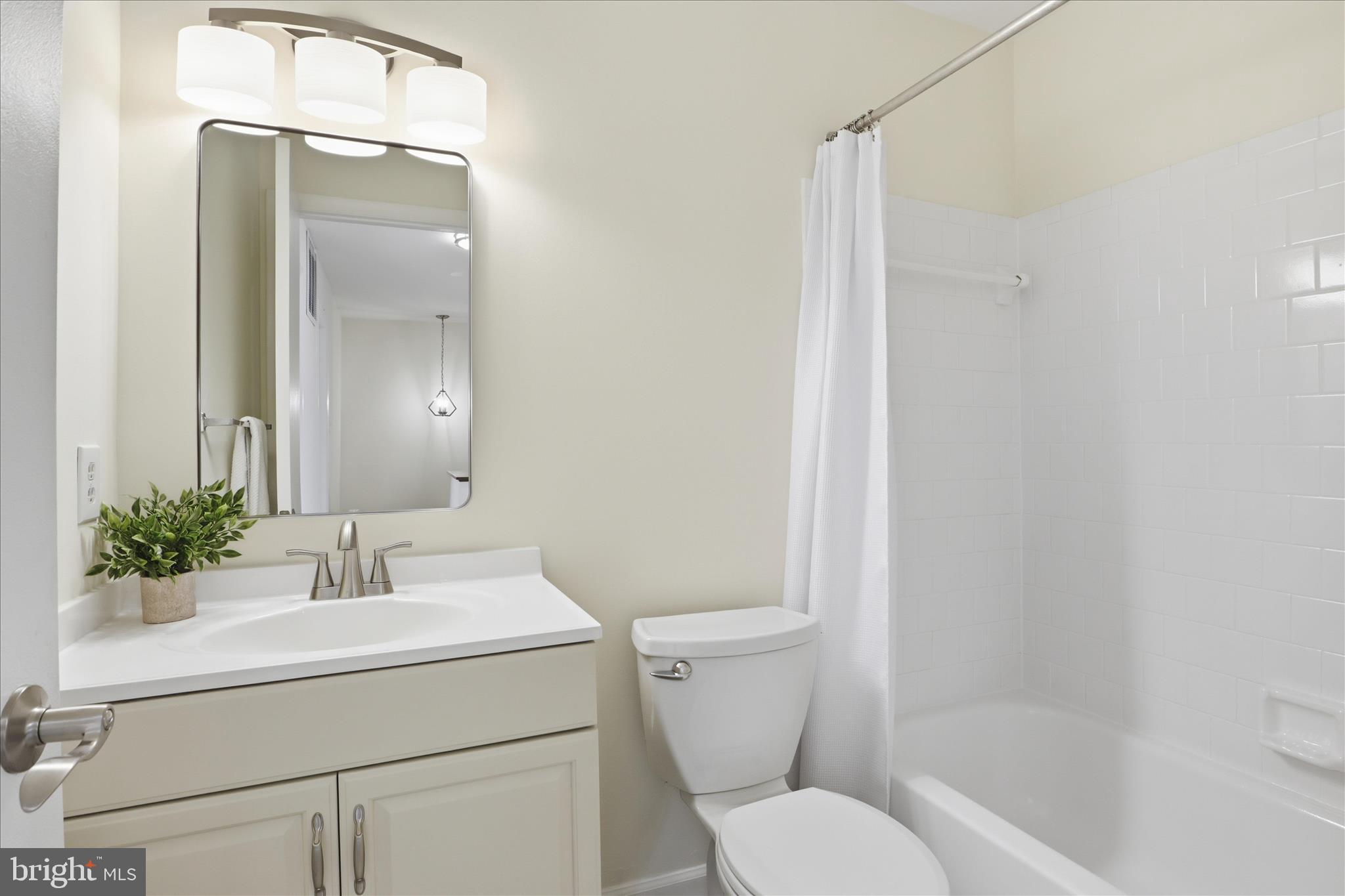 VILLAGE OF OWEN BROWN - Residential