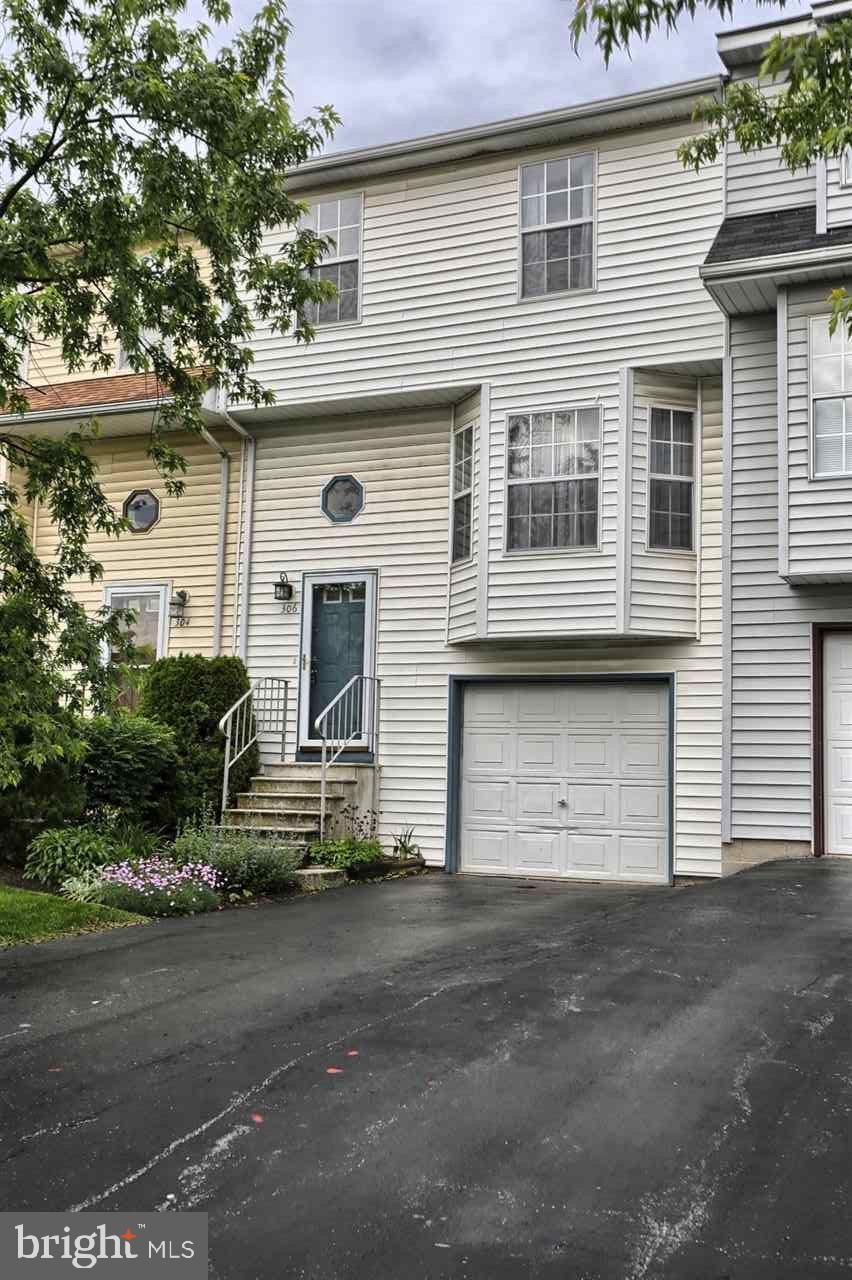 CHARTWOOD MANOR - Residential