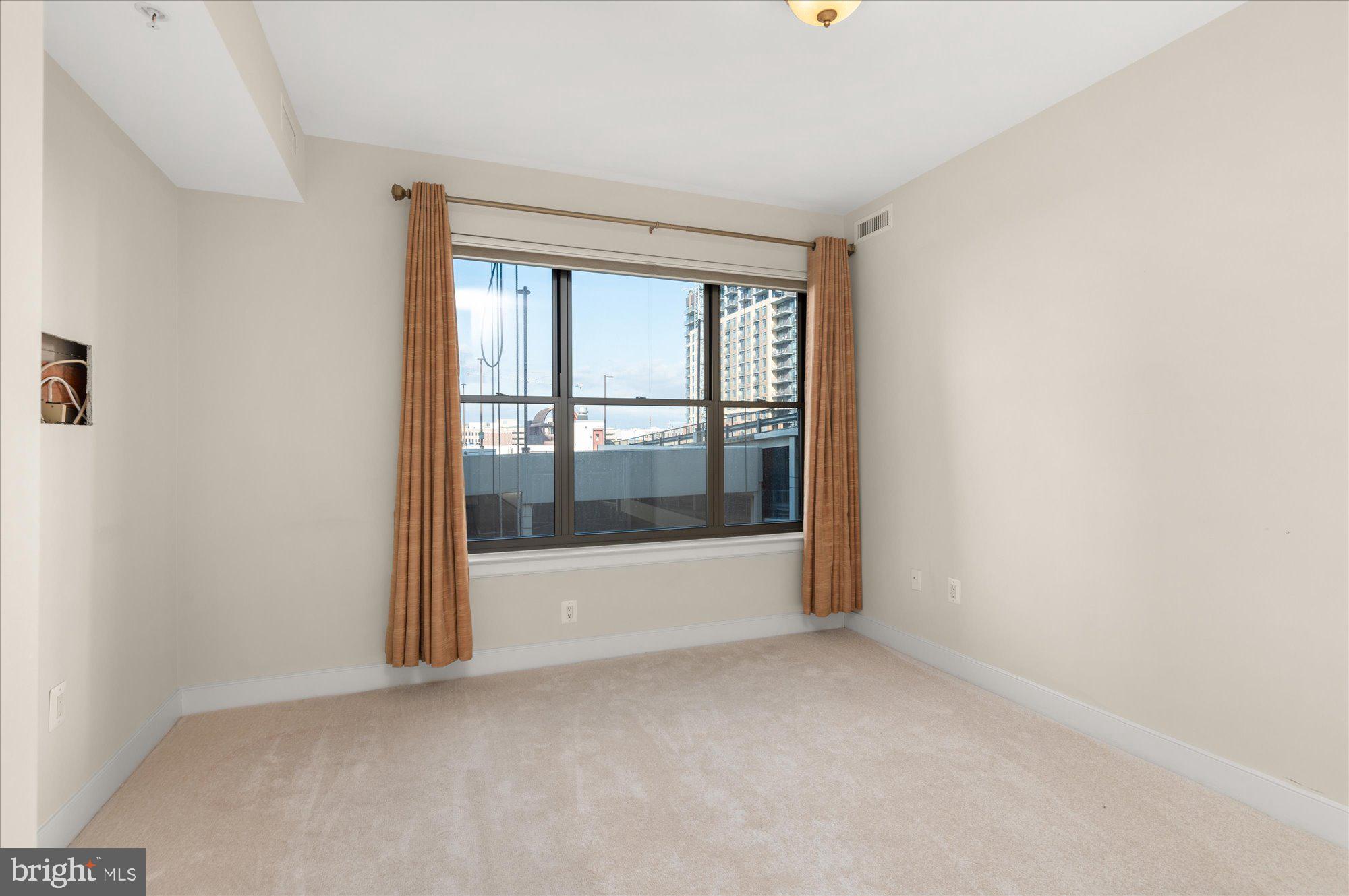 WOODMONT - Residential Lease