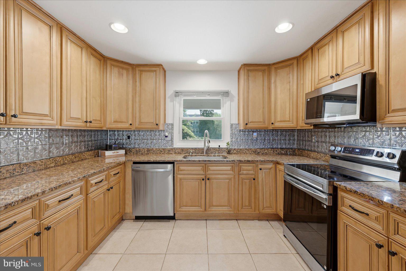 HEATHER HILLS AT BELAIR - Residential