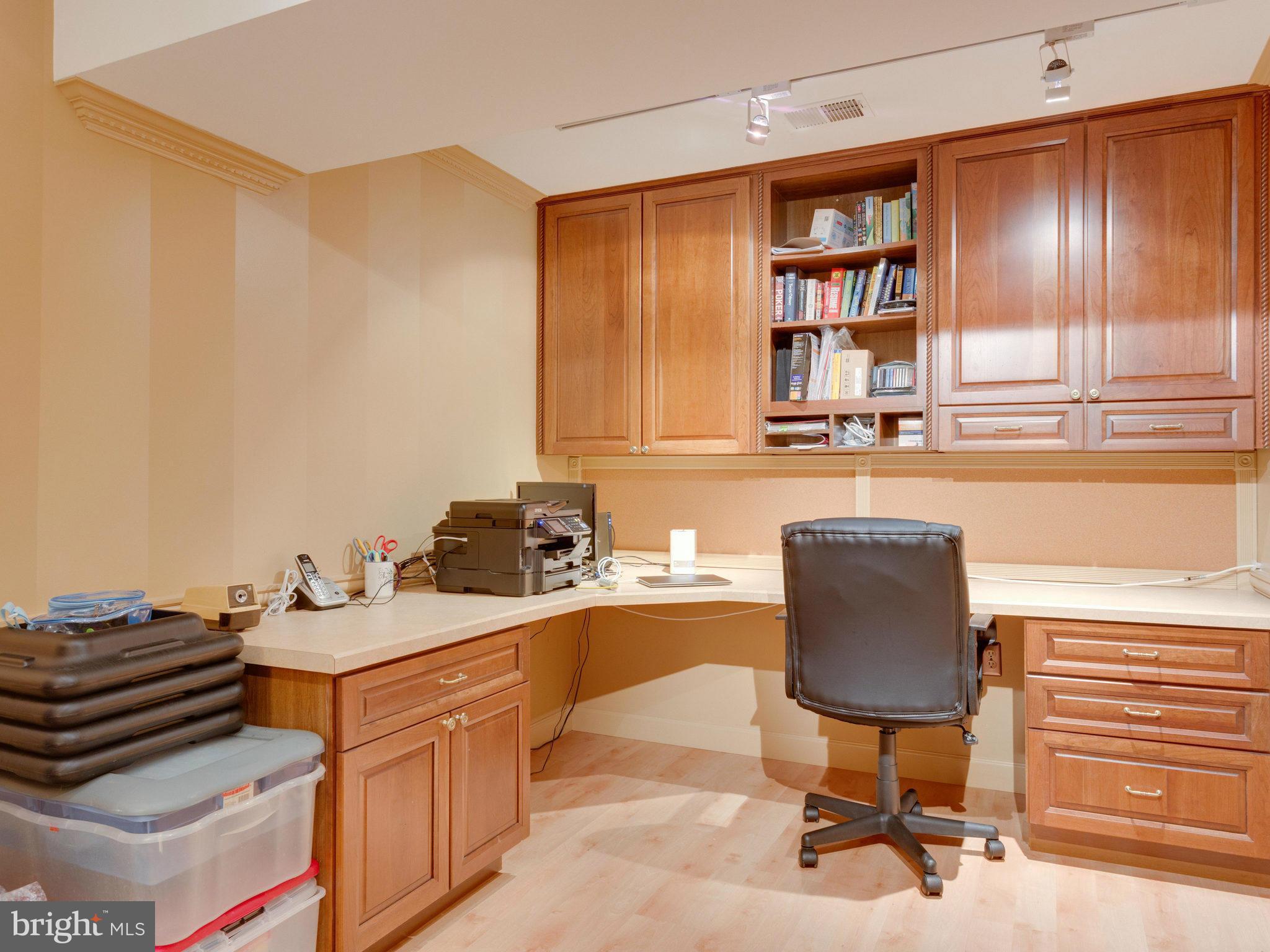 WELLINGTON COMMONS - Residential