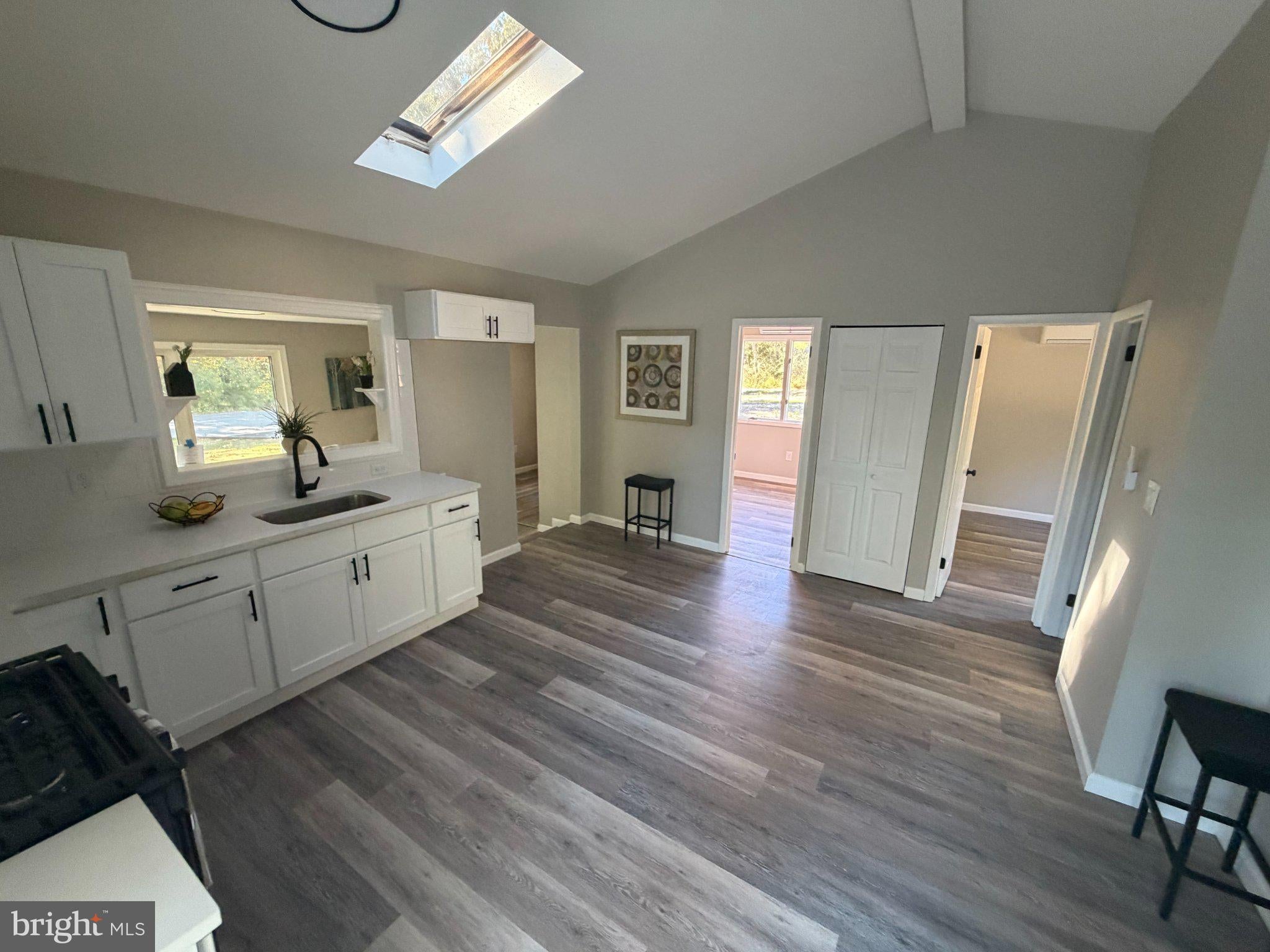 6 JEWEL ROAD