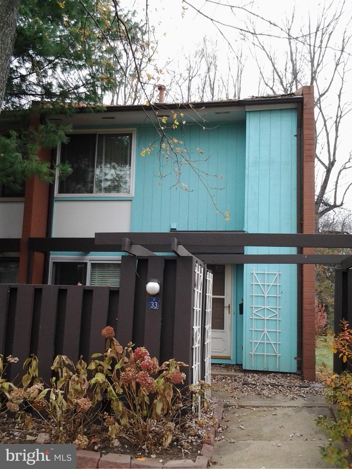 RESTON - Residential