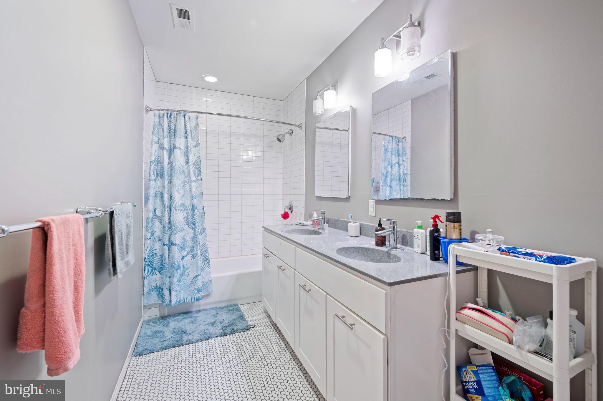 TEMPLE UNIVERSITY - Residential Lease