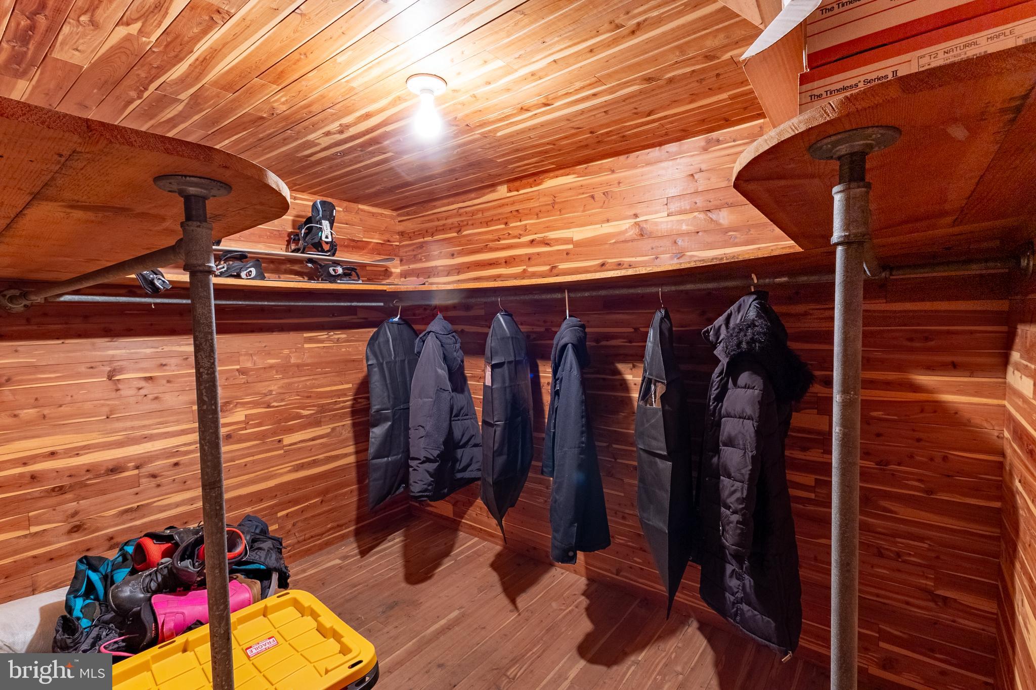 YORKVILLE - Residential