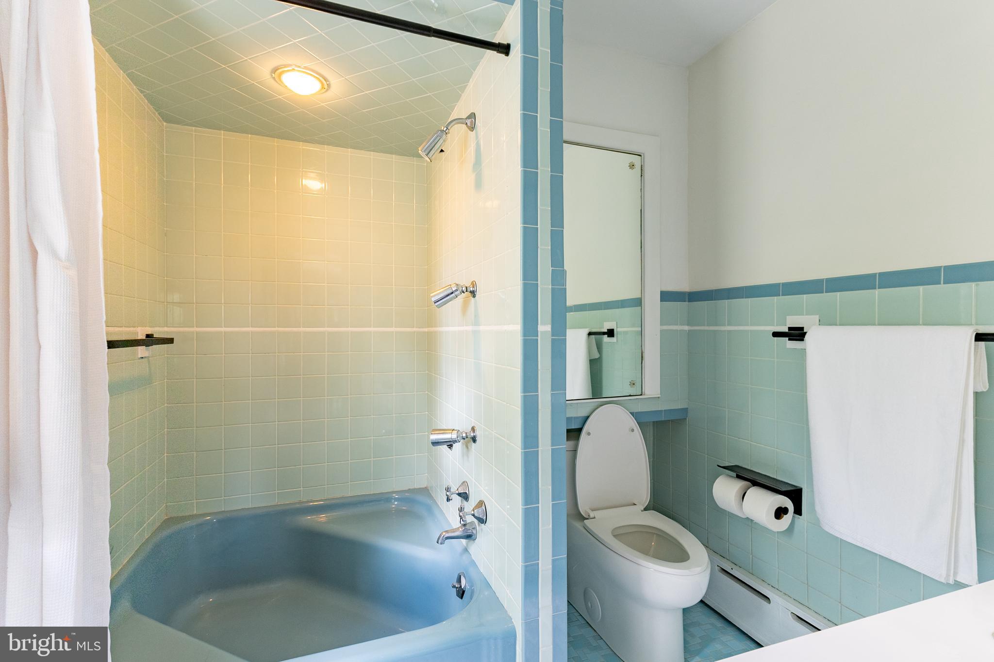 YORKVILLE - Residential