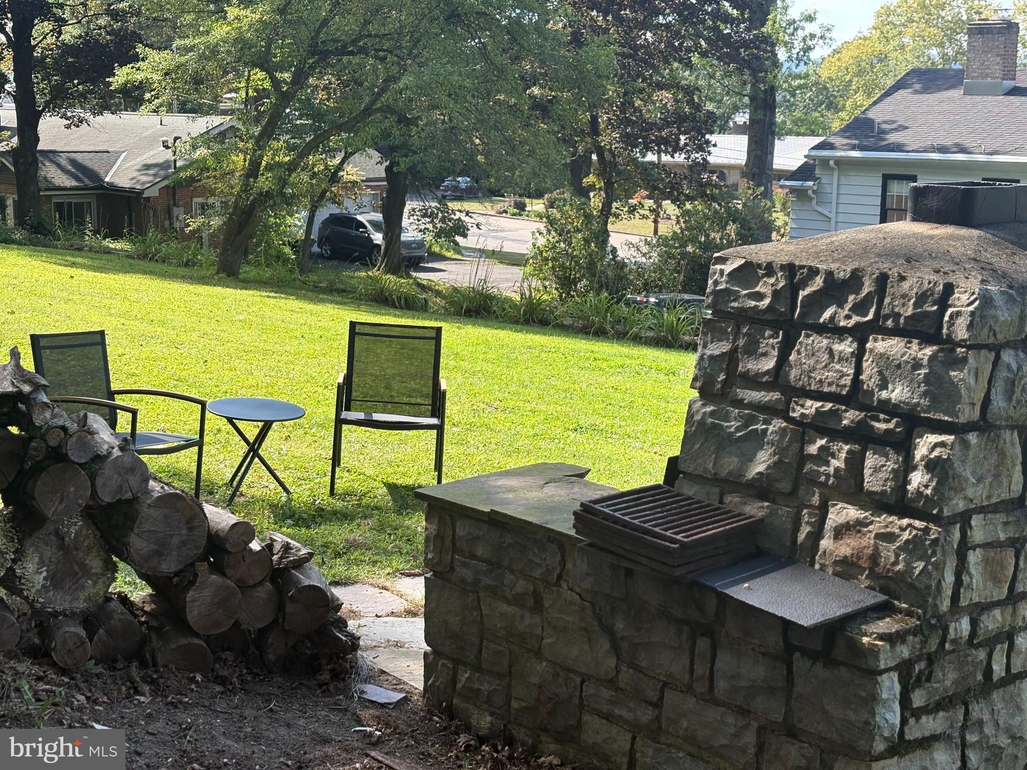 YORKVILLE - Residential