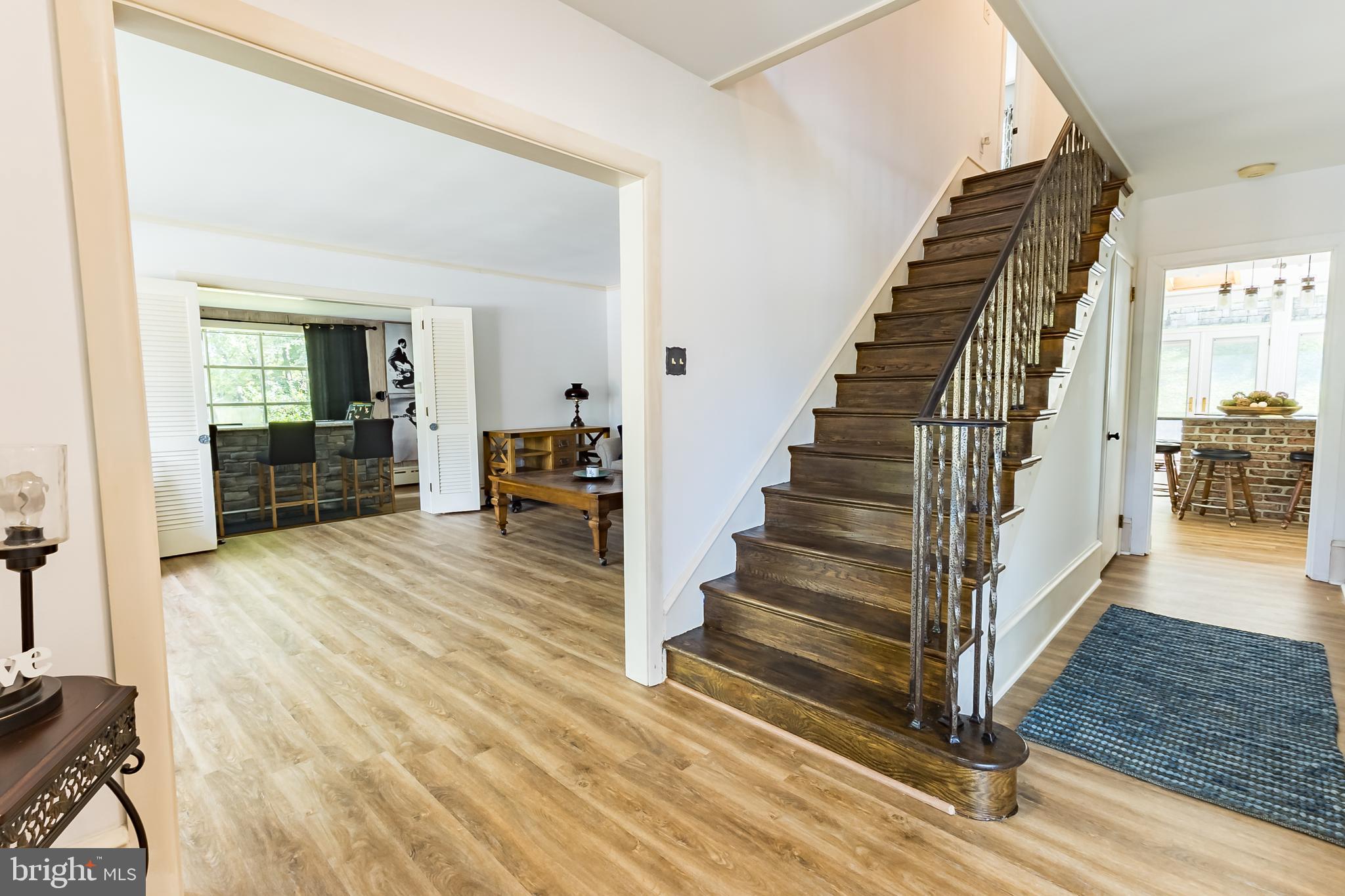 YORKVILLE - Residential