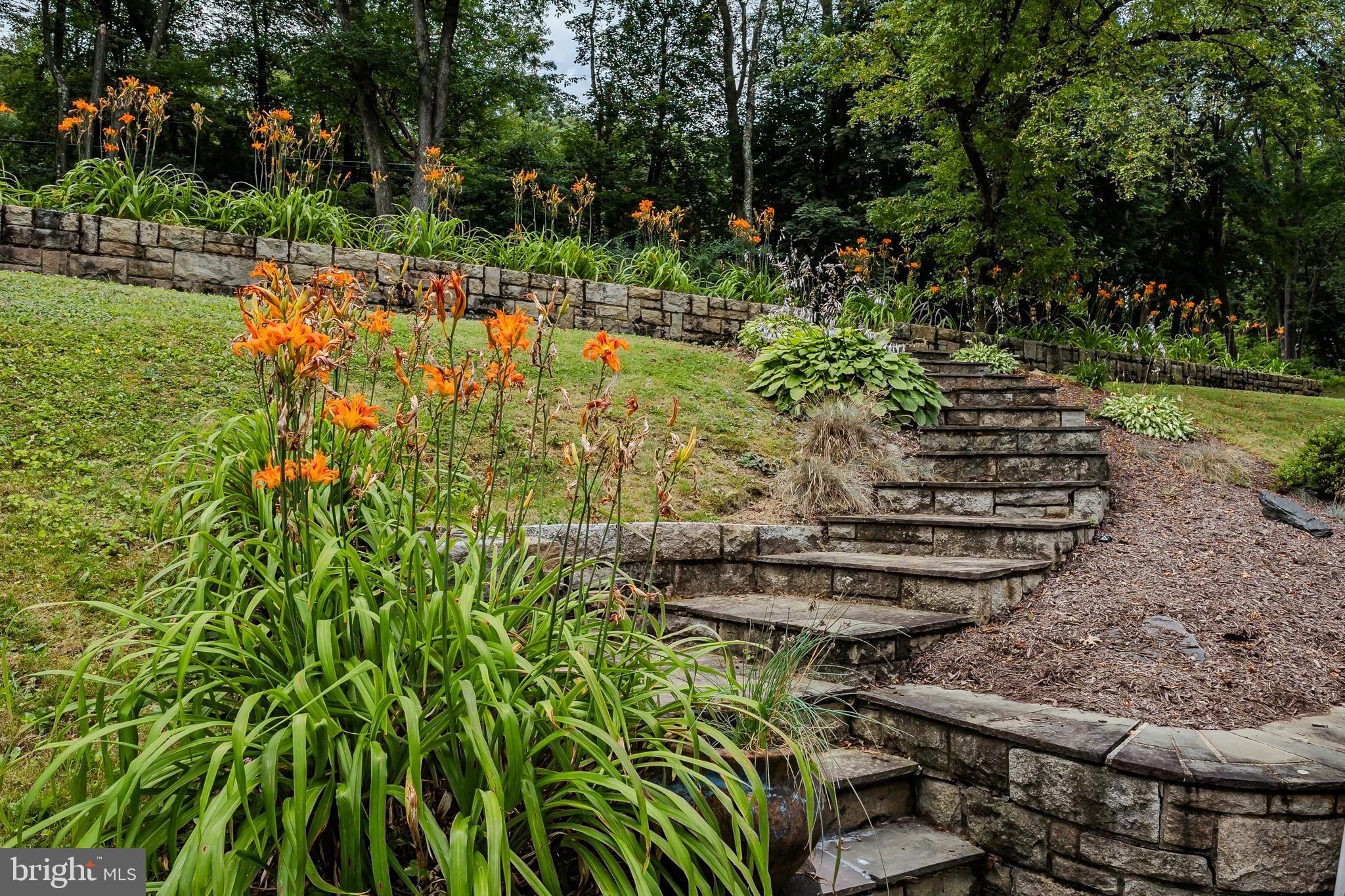 YORKVILLE - Residential