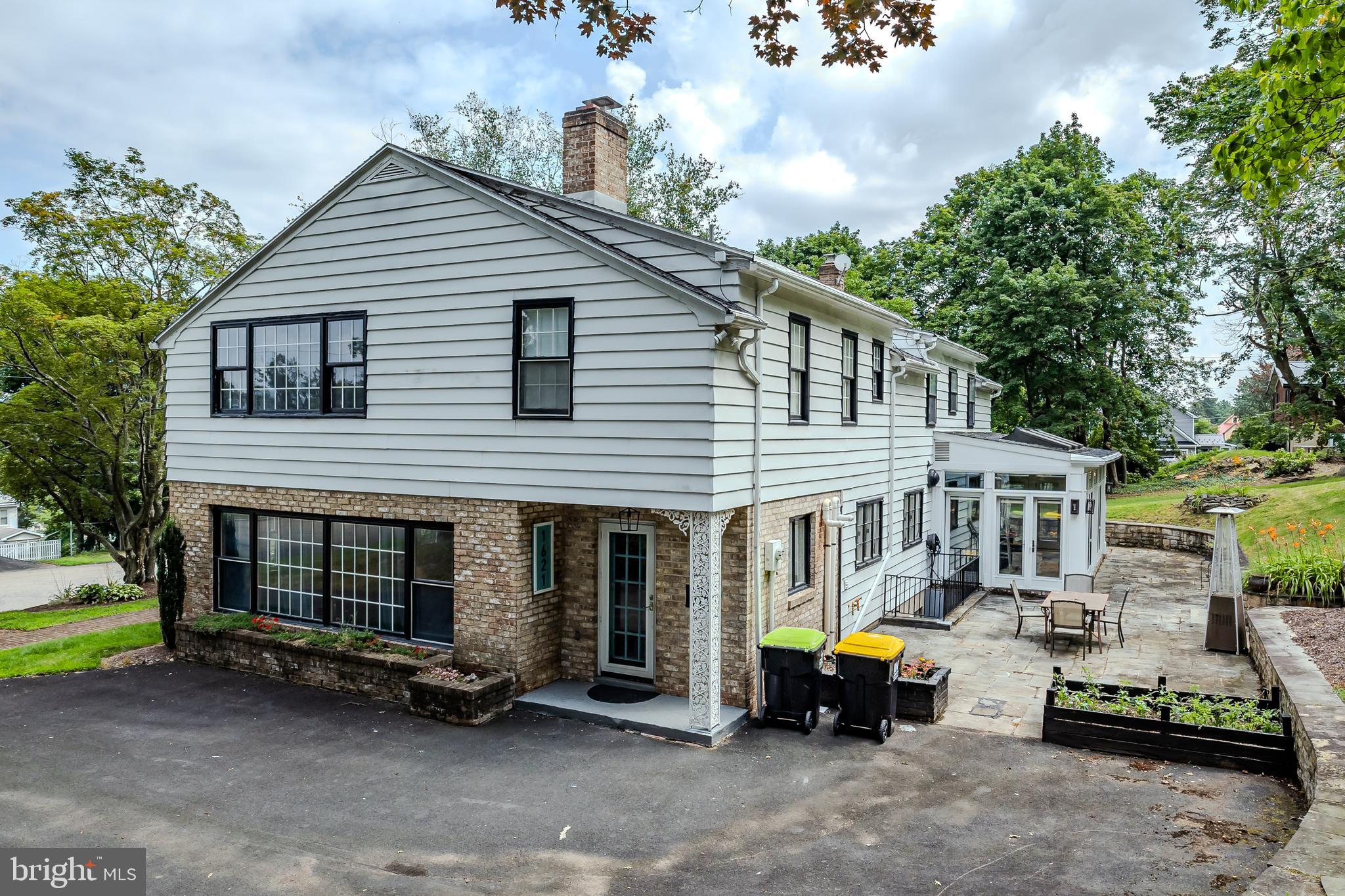 YORKVILLE - Residential