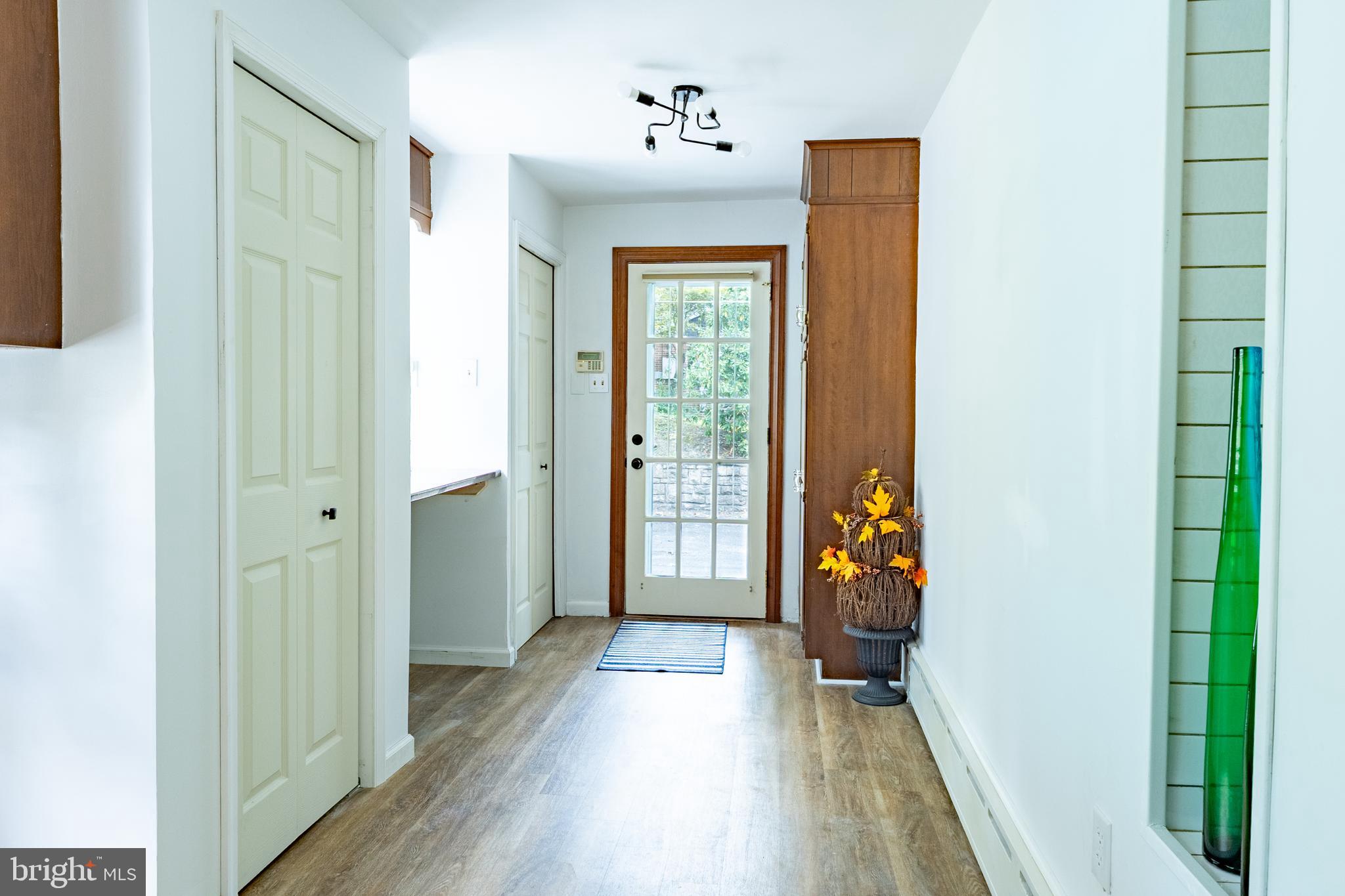 YORKVILLE - Residential