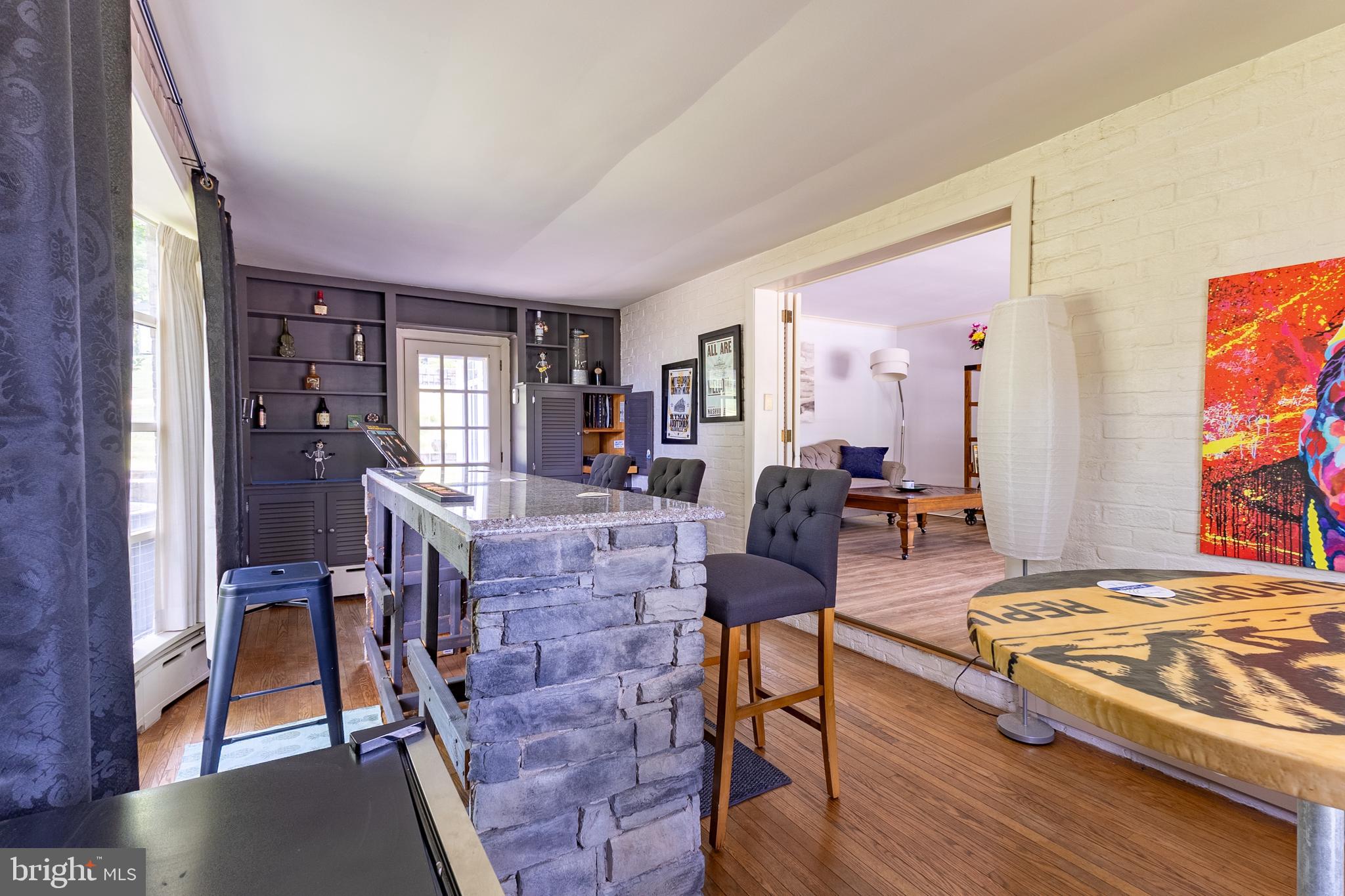 YORKVILLE - Residential