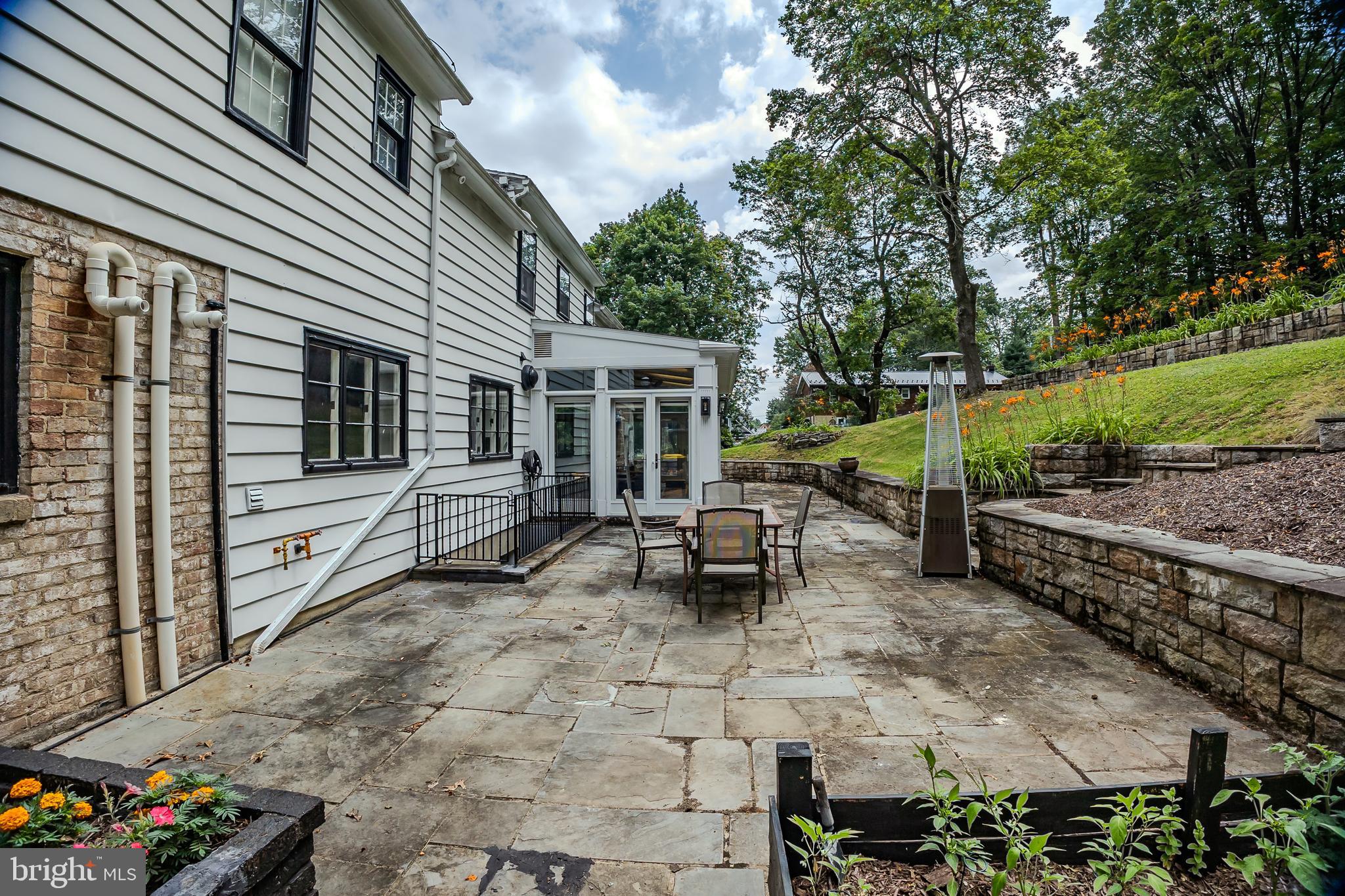 YORKVILLE - Residential