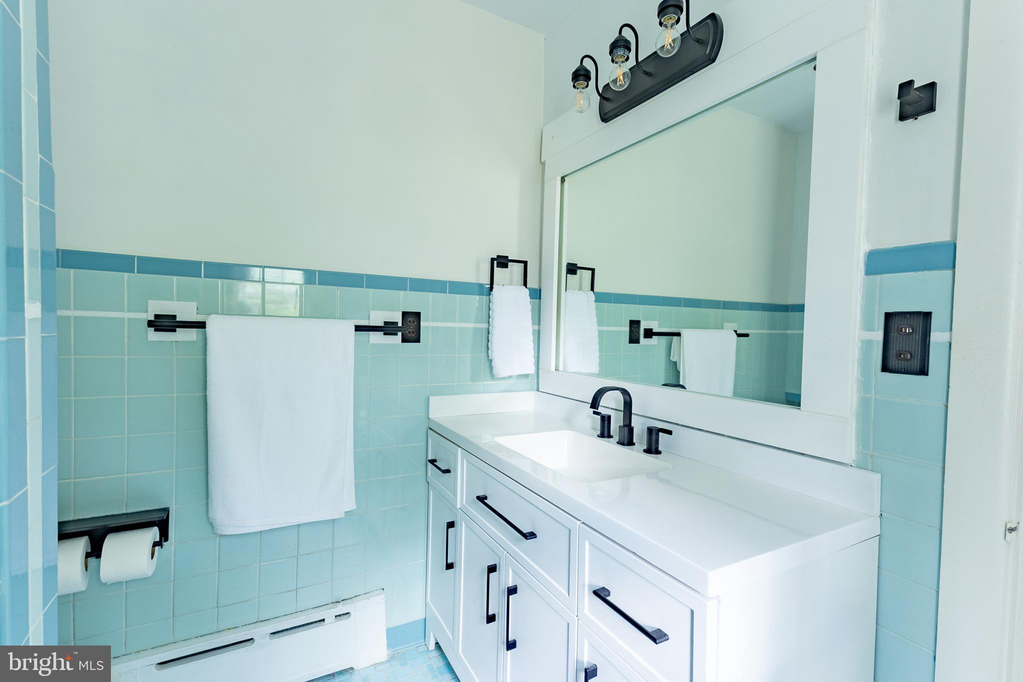 YORKVILLE - Residential