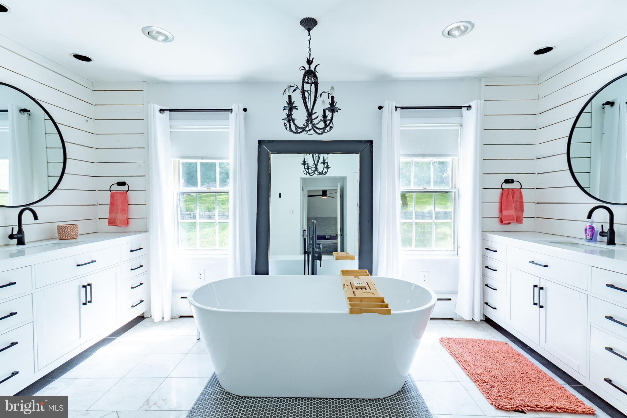 YORKVILLE - Residential