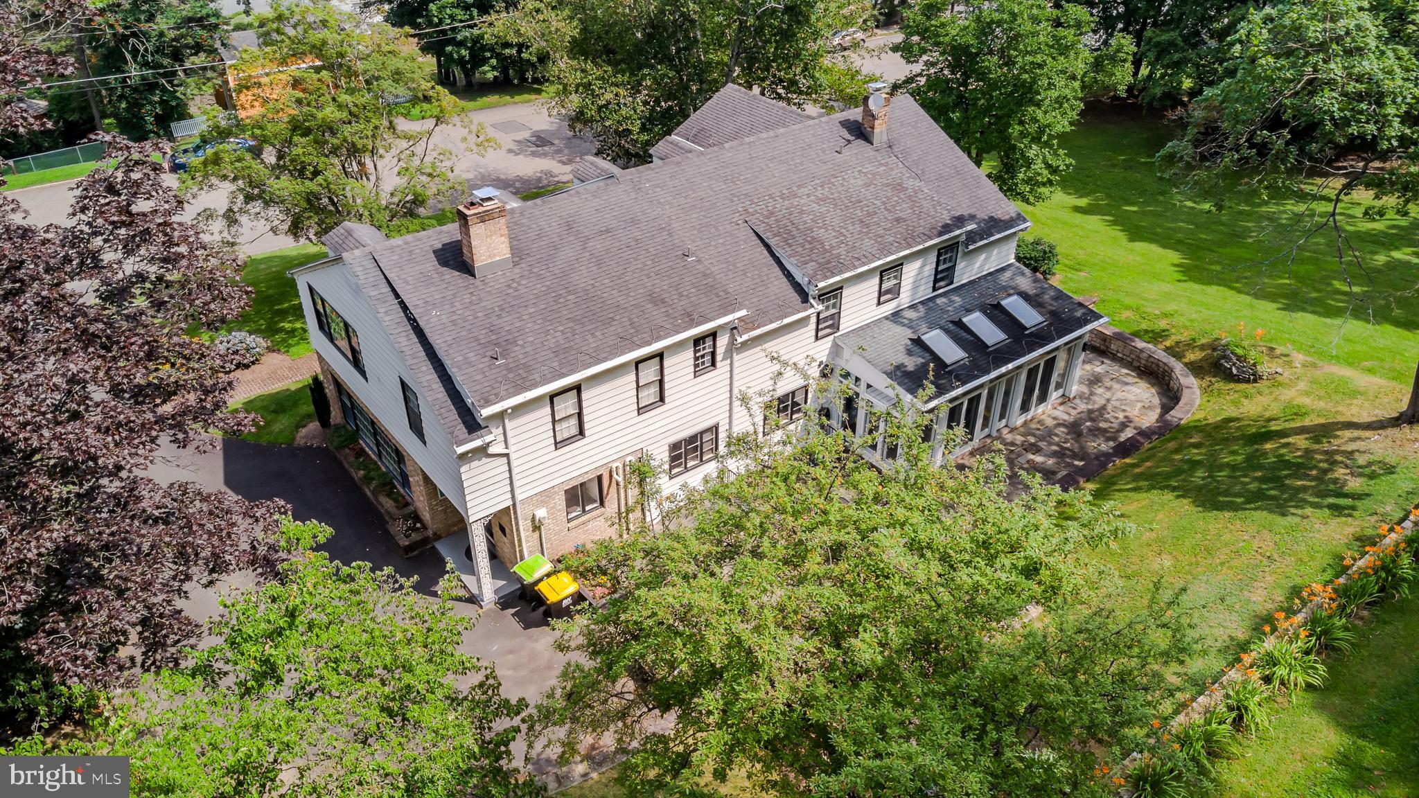 YORKVILLE - Residential