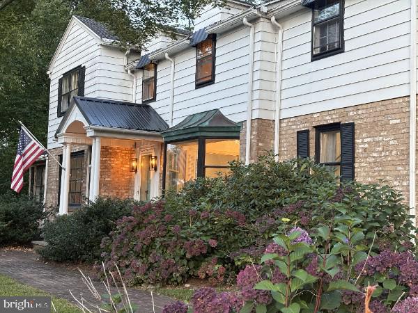 YORKVILLE - Residential