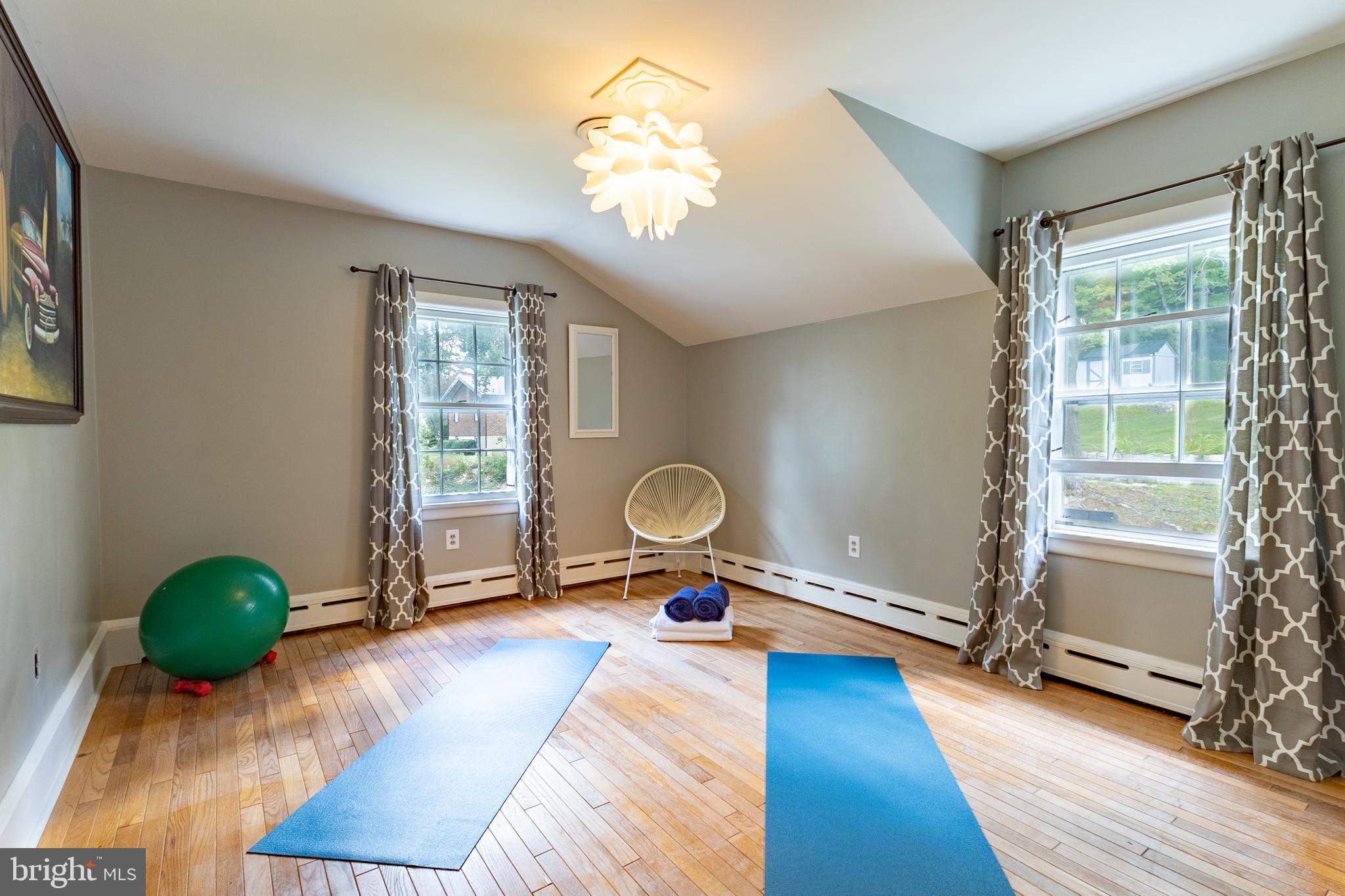 YORKVILLE - Residential