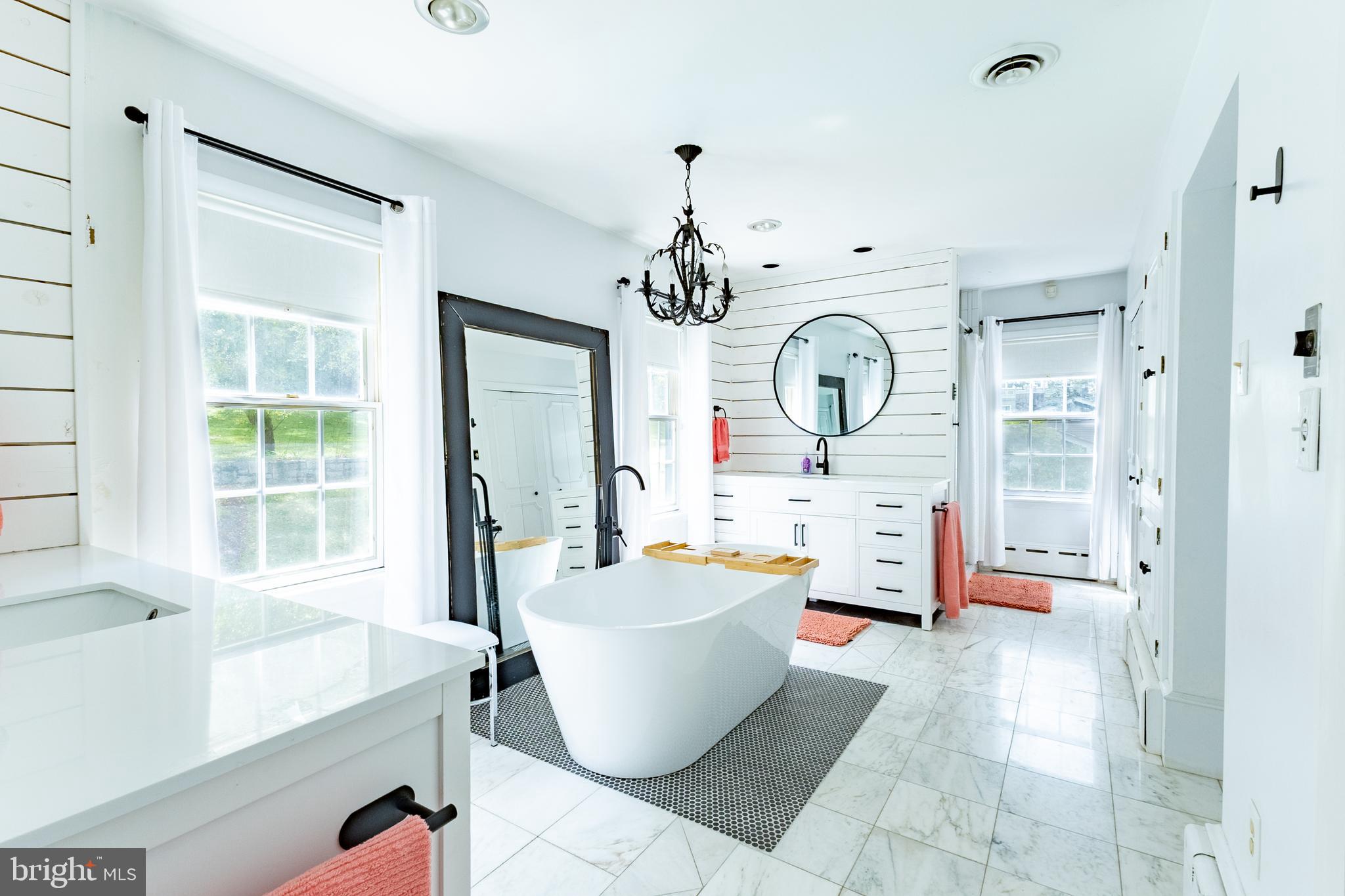 YORKVILLE - Residential