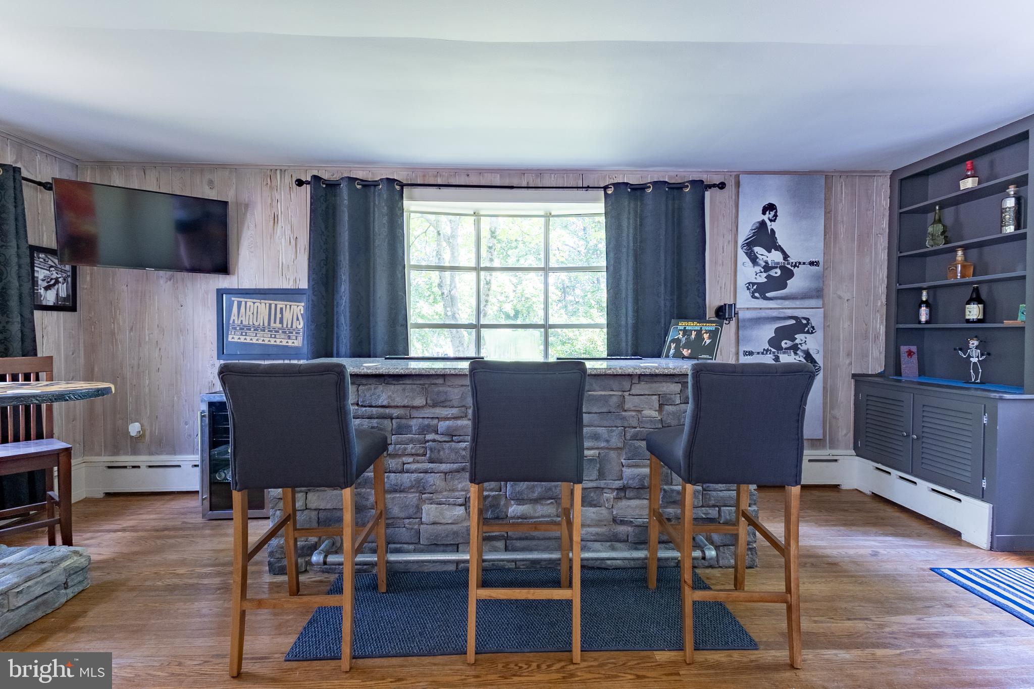 YORKVILLE - Residential