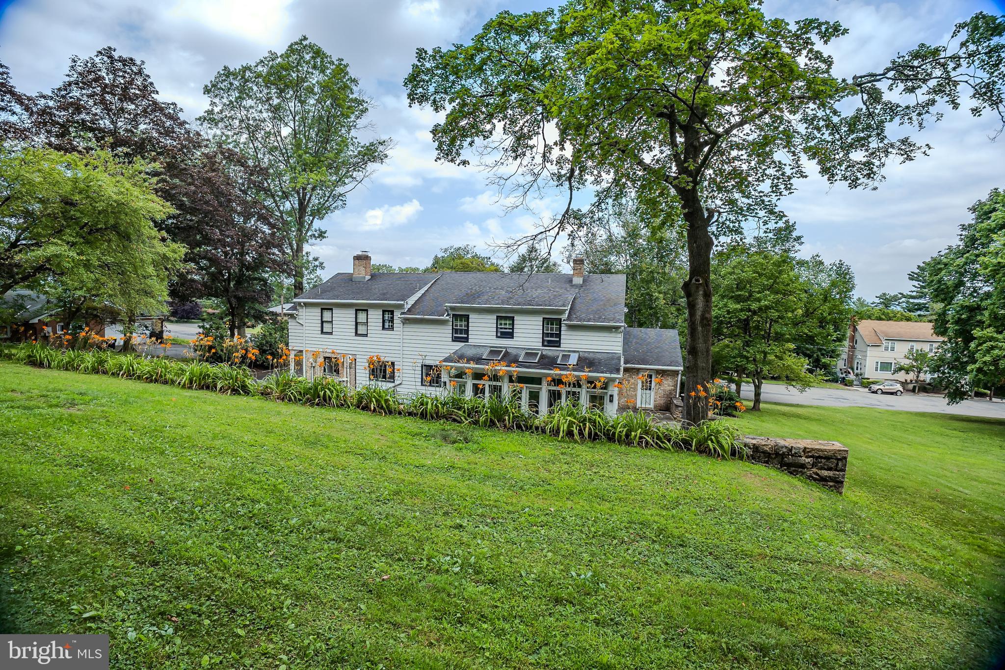 YORKVILLE - Residential