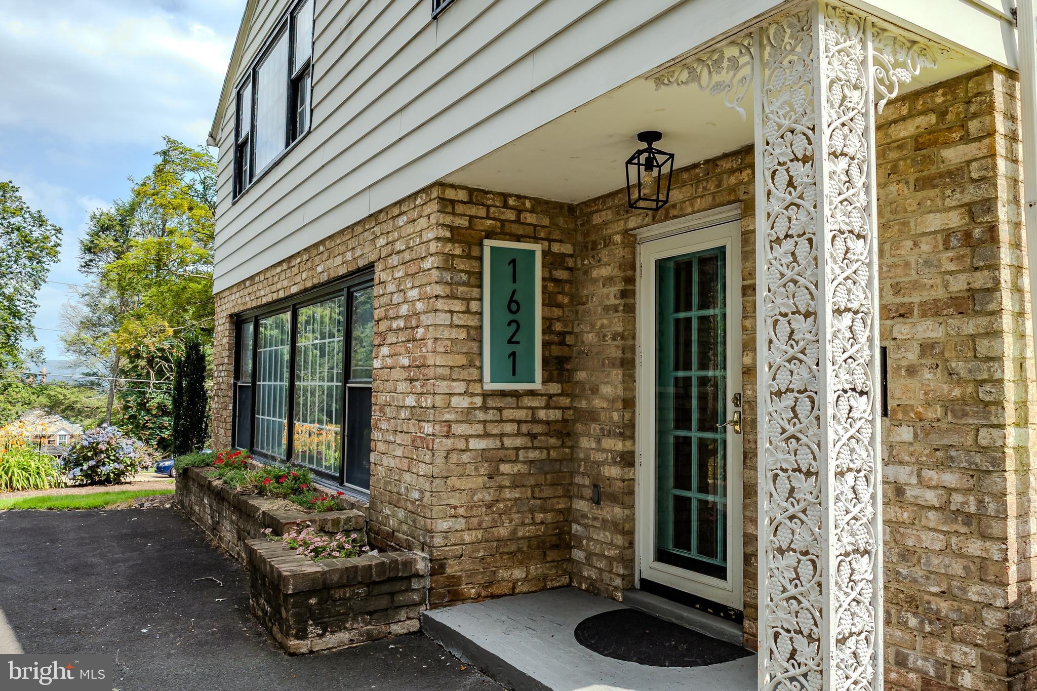 YORKVILLE - Residential