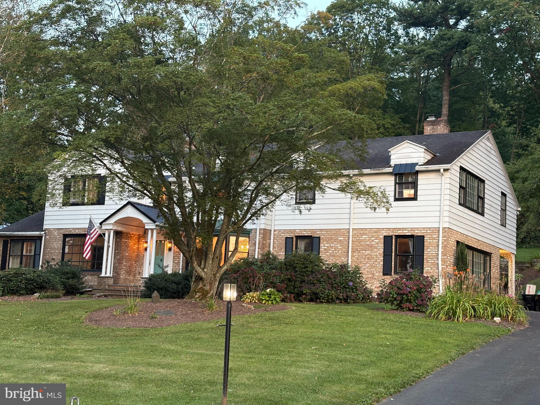 YORKVILLE - Residential