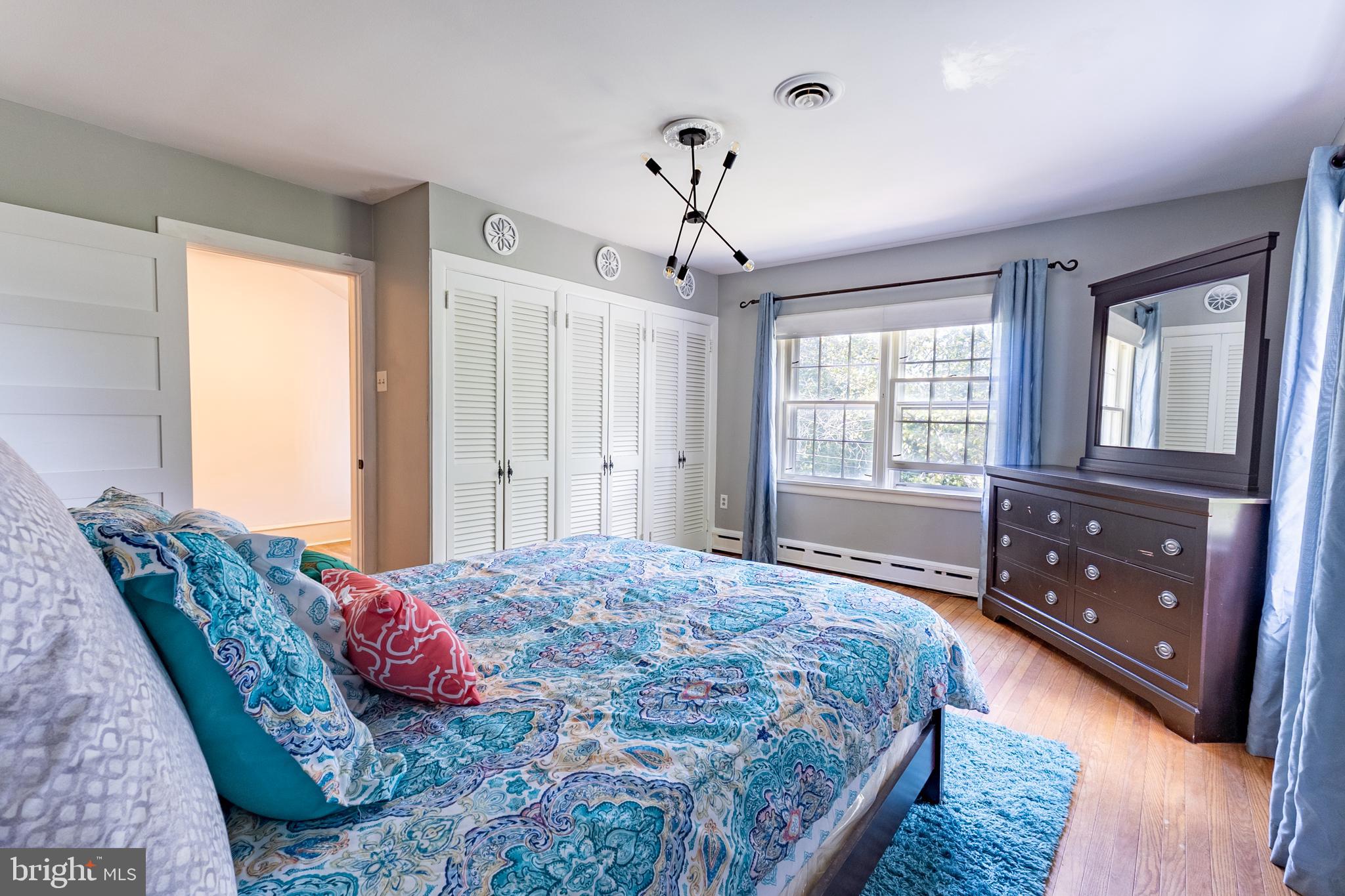 YORKVILLE - Residential