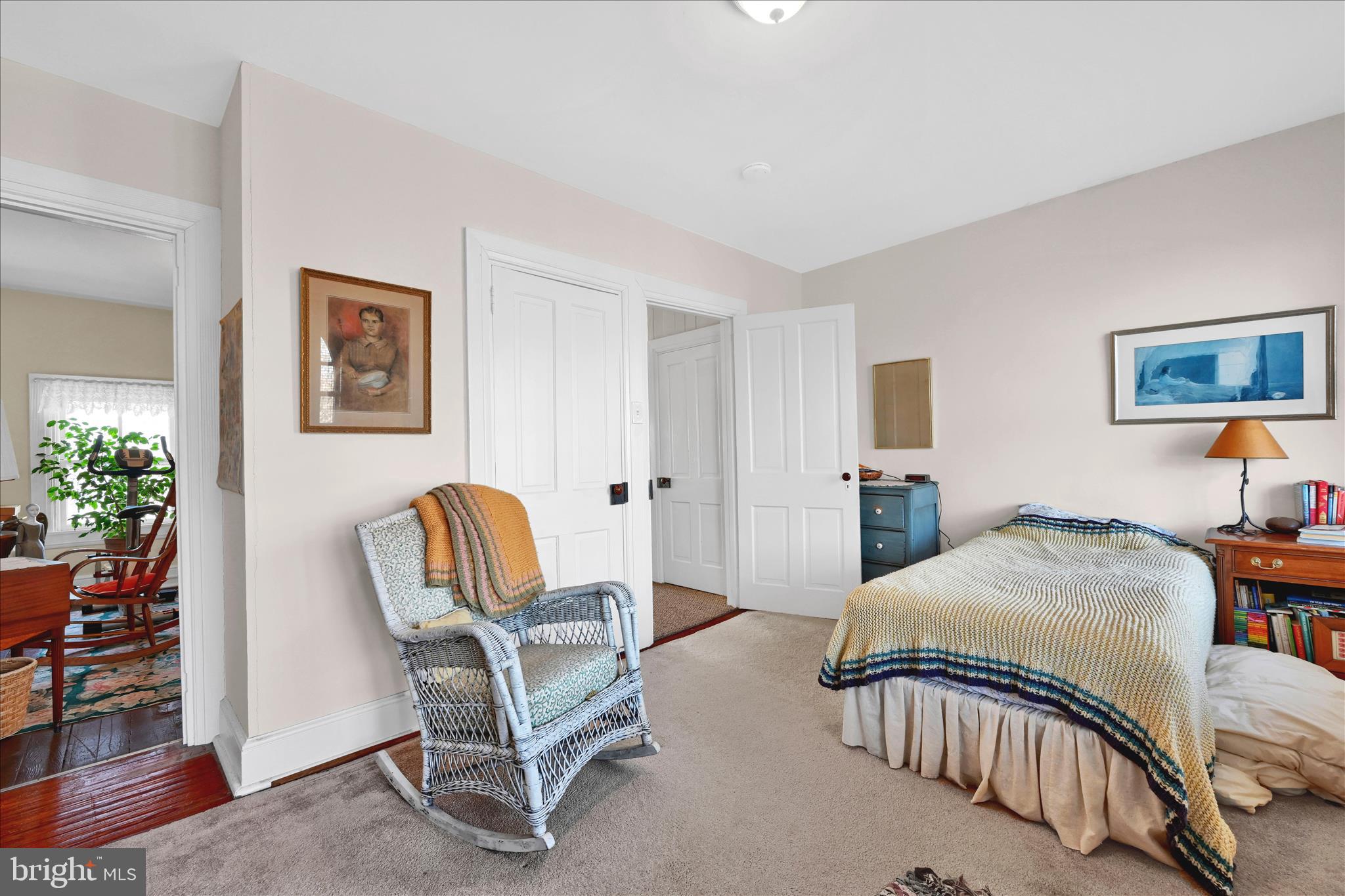 CHESTNUT HILL - Residential