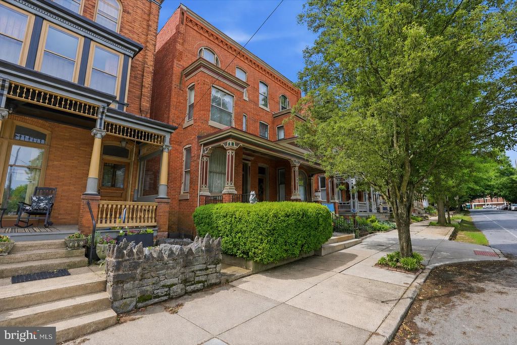 Photo of 640 W Chestnut Street, LANCASTER, PA 17603 (MLS # PALA2085198)