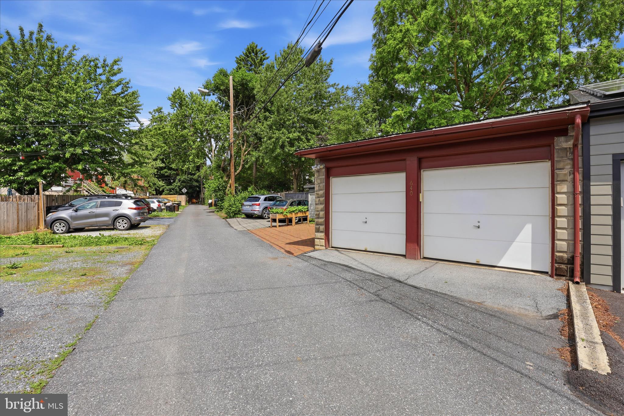 CHESTNUT HILL - Residential