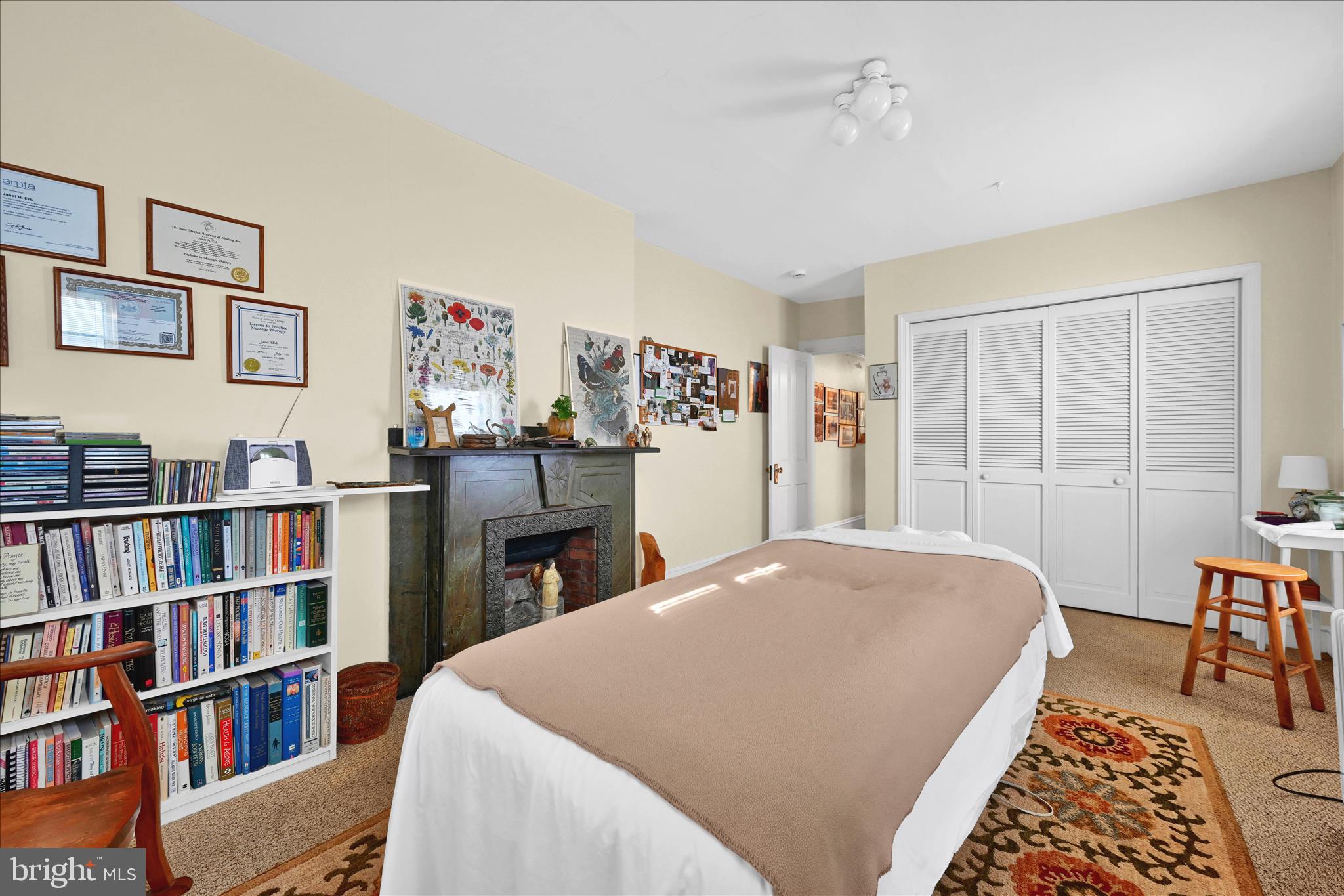 CHESTNUT HILL - Residential