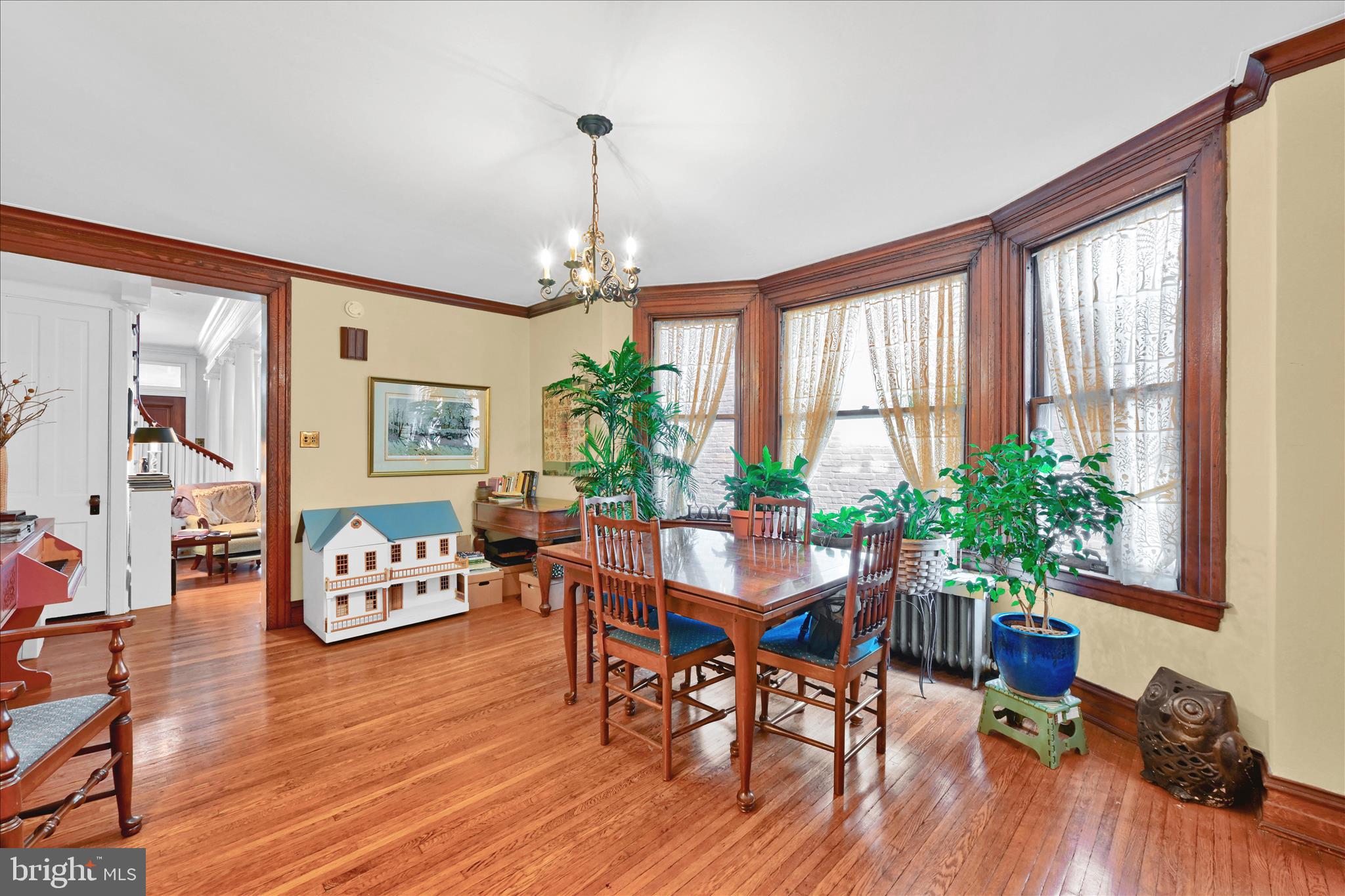 CHESTNUT HILL - Residential