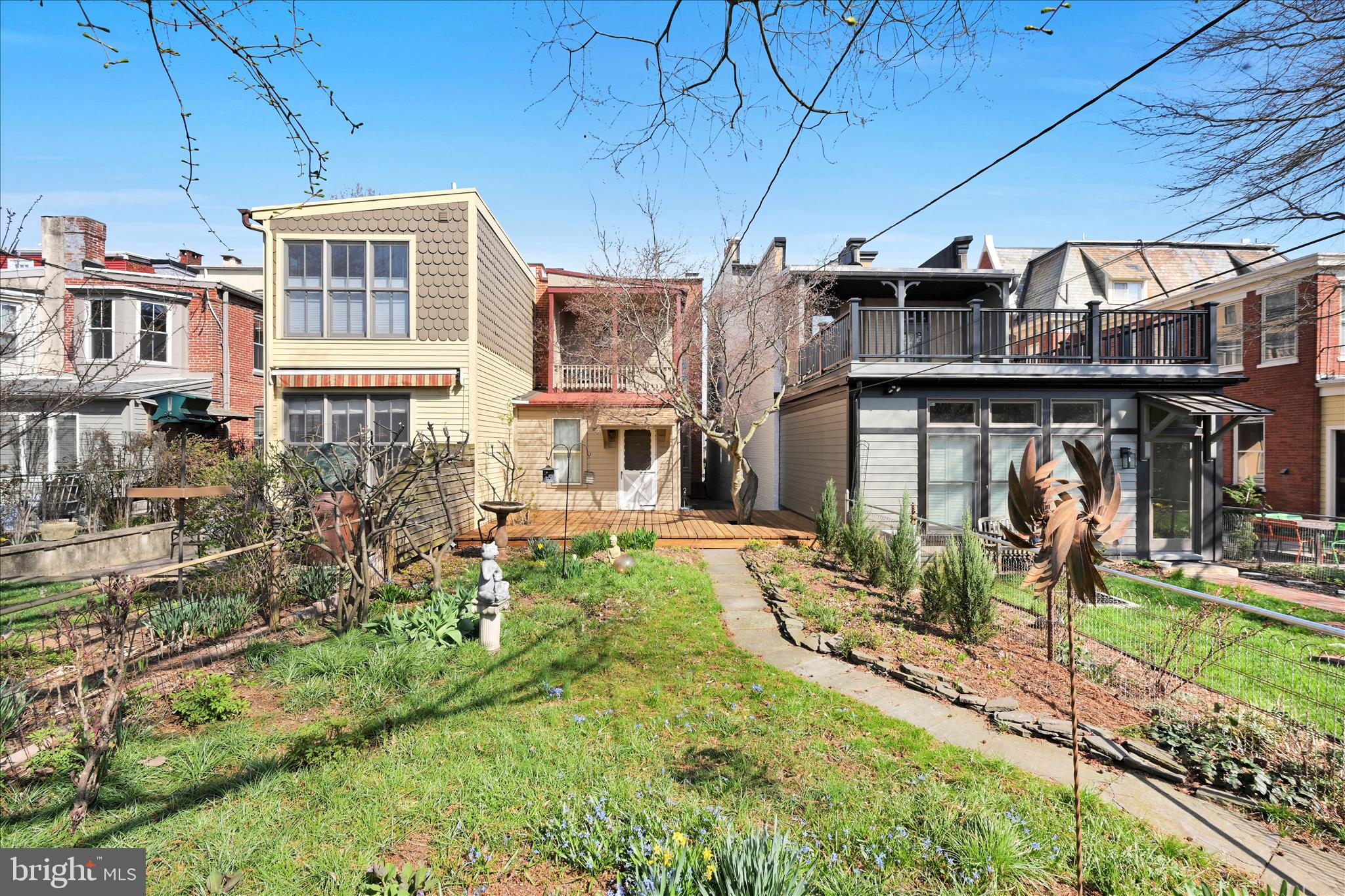 CHESTNUT HILL - Residential