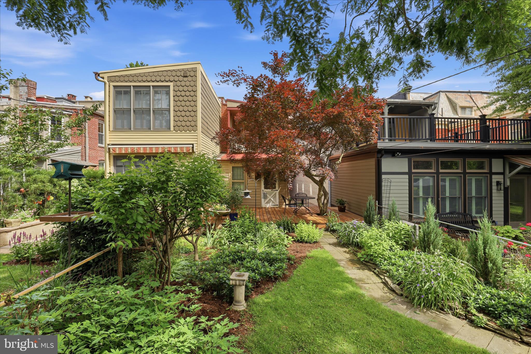 CHESTNUT HILL - Residential